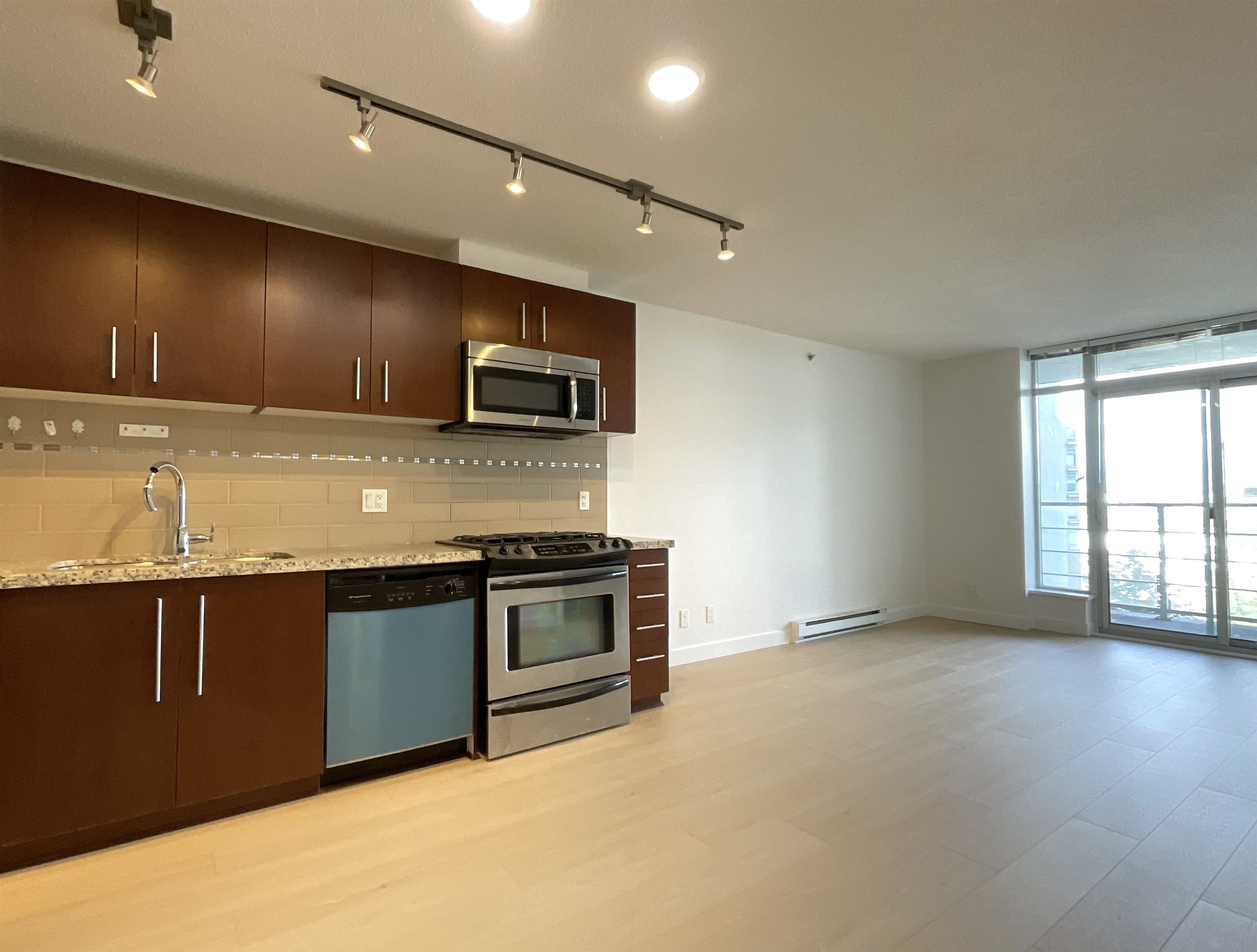 1202 8288 LANSDOWNE ROAD, R3072611, BC,