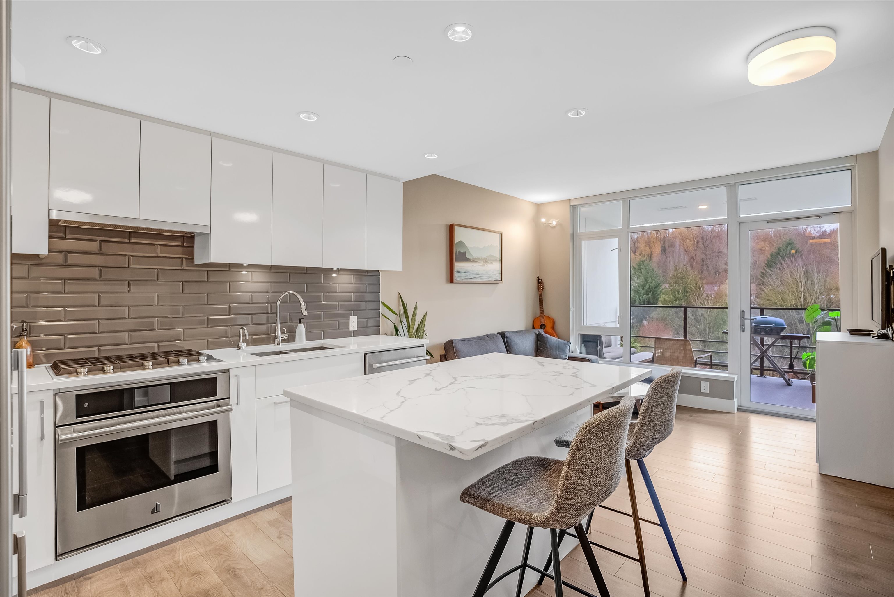 1008 8533 RIVER DISTRICT CROSSING, R3072653, BC,