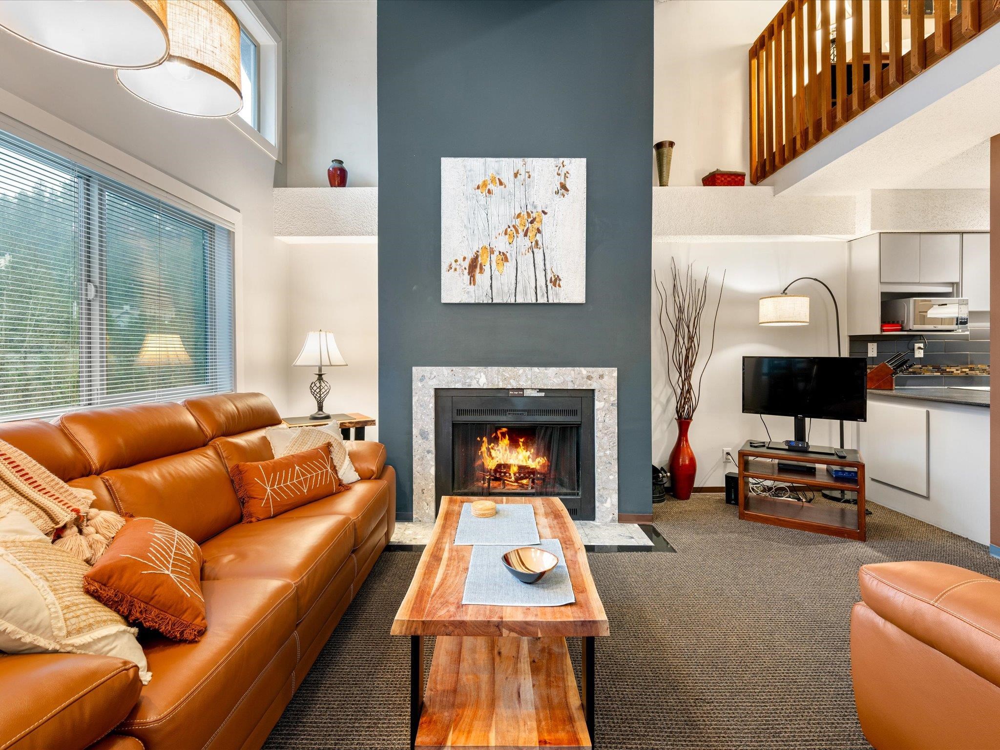 320 2021 KAREN CRESCENT, R3072658, BC,