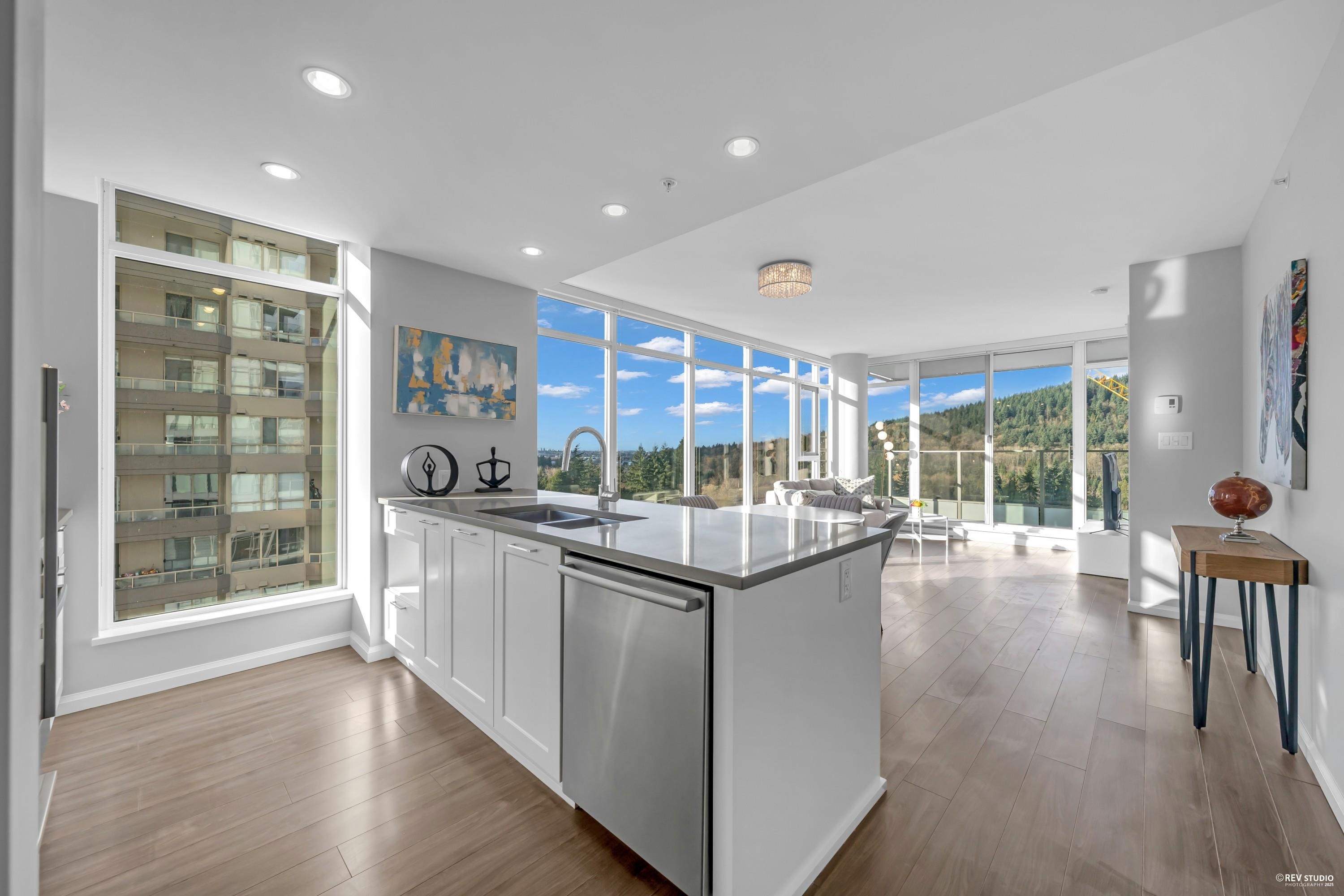 1102 520 COMO LAKE AVENUE, R3072705, BC,