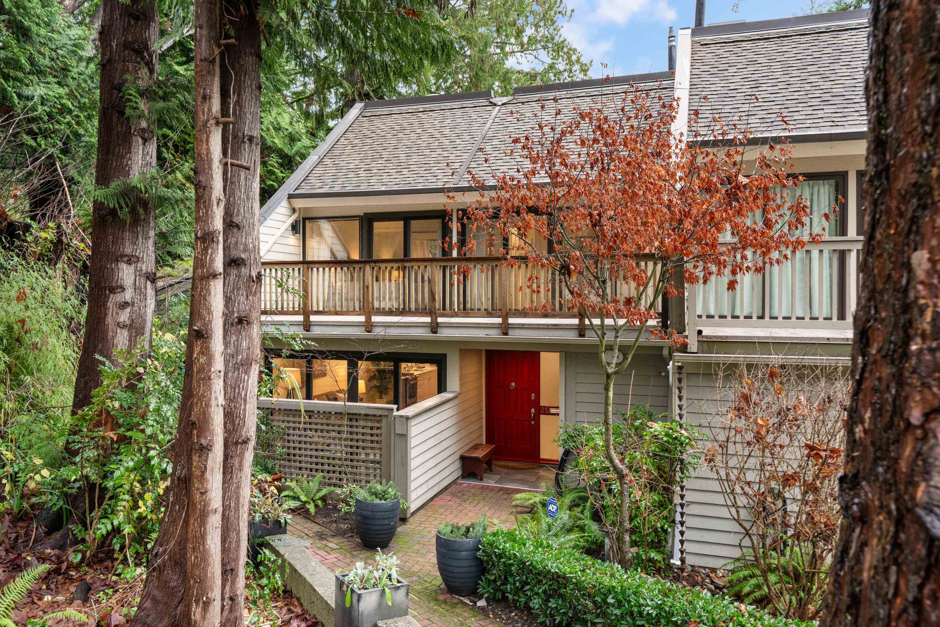 25 4957 MARINE DRIVE, R3072803, BC,