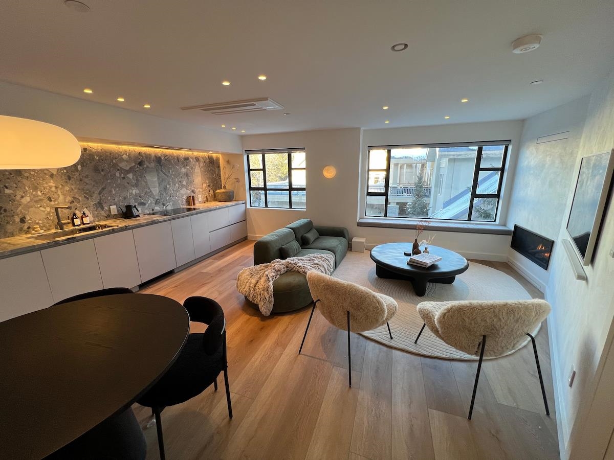 215 4360 LORIMER ROAD, R3073128, BC,