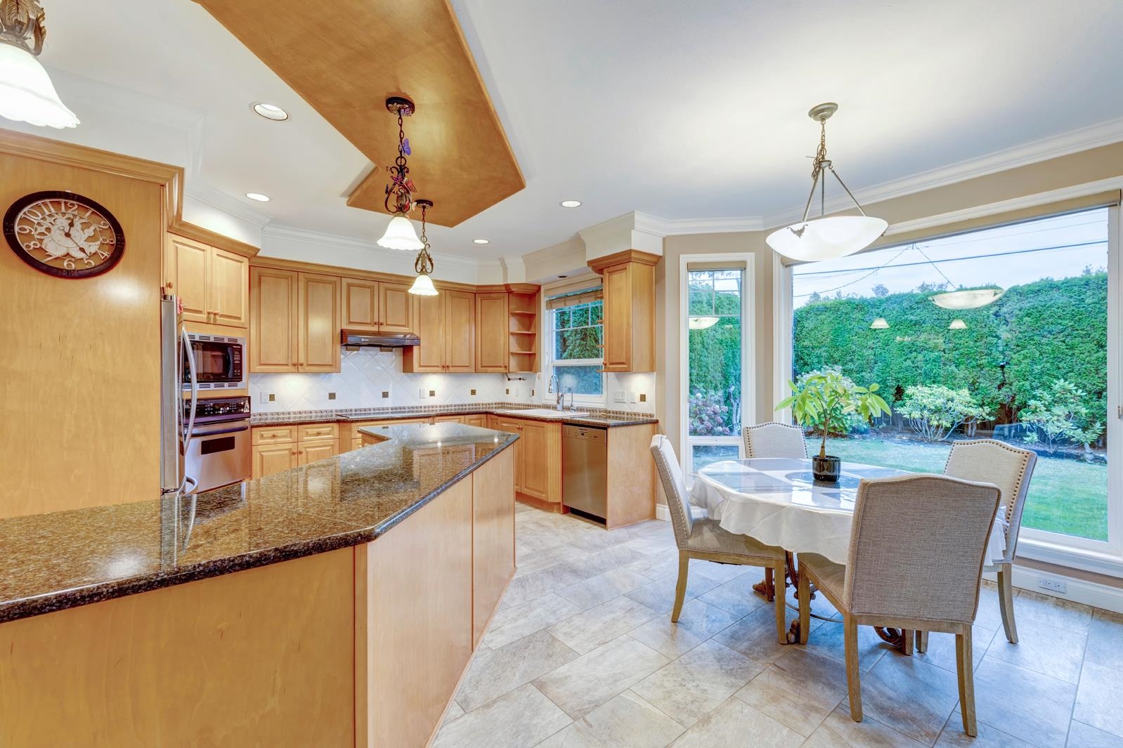 7988 7988 SUNNYHOLME CRESCENT, R3073187, BC,