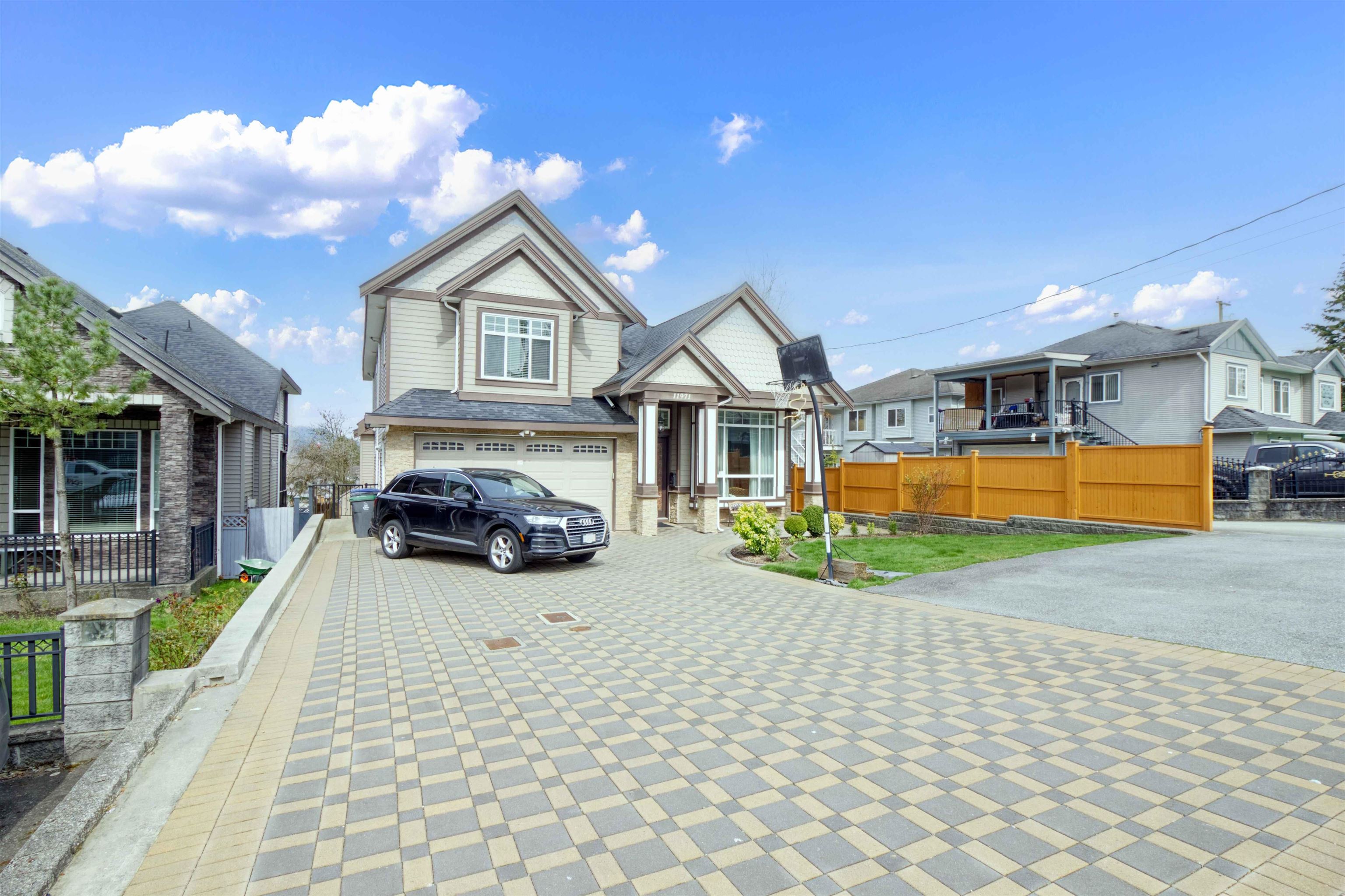 11971 97 AVENUE, Surrey BC V3V 2C4, R3073825, BC,