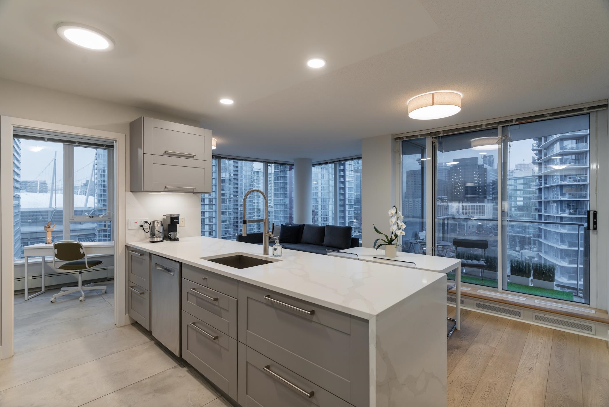 2107 689 ABBOTT STREET, R3073835, BC,