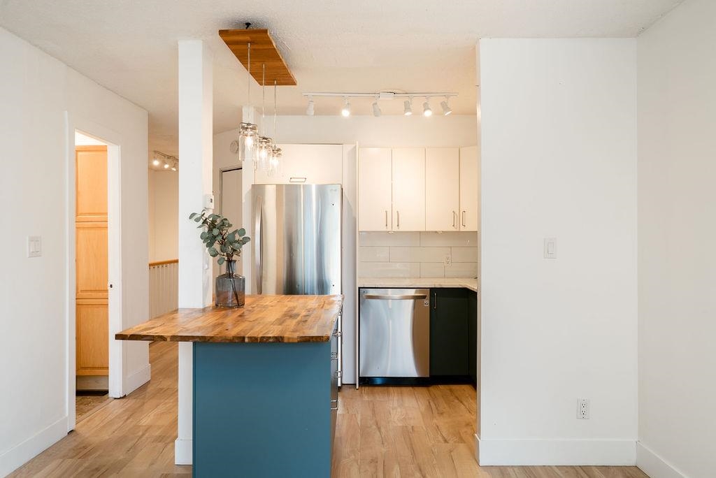 1009 CLARKE ROAD, Port Moody BC V3H 1M3, R3073942, BC,