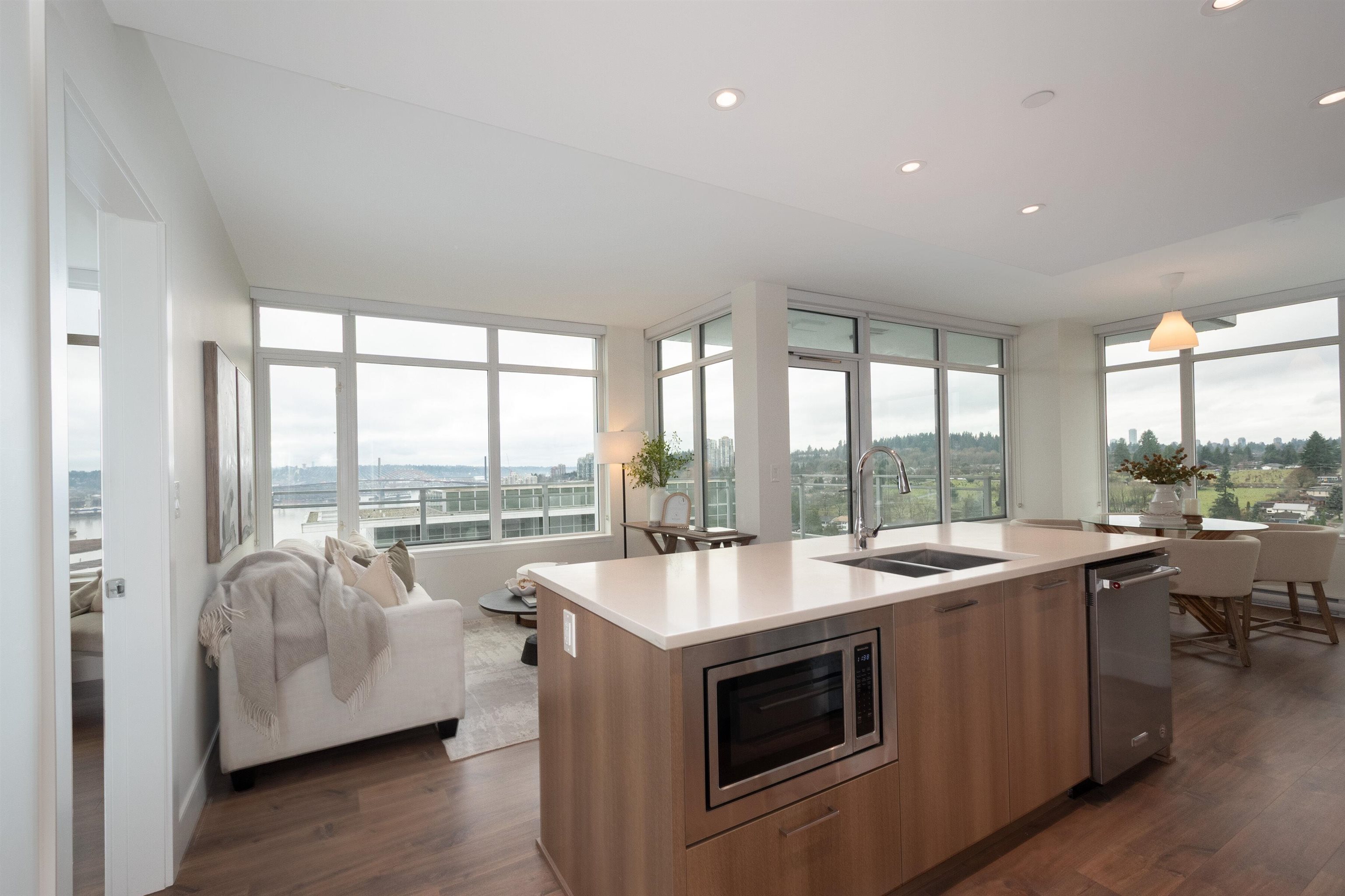 2102 258 NELSON'S COURT, R3074054, BC,