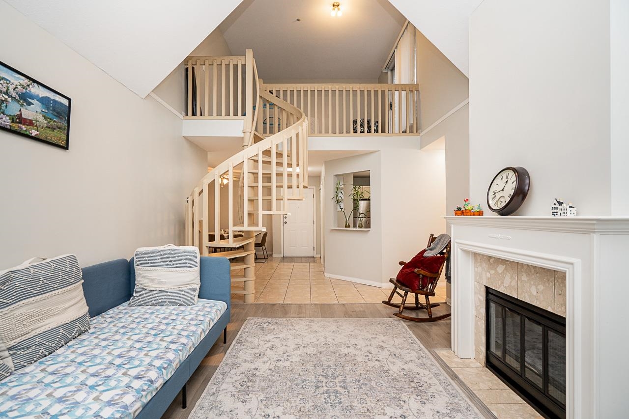 313 7171 121 STREET, R3074128, BC,