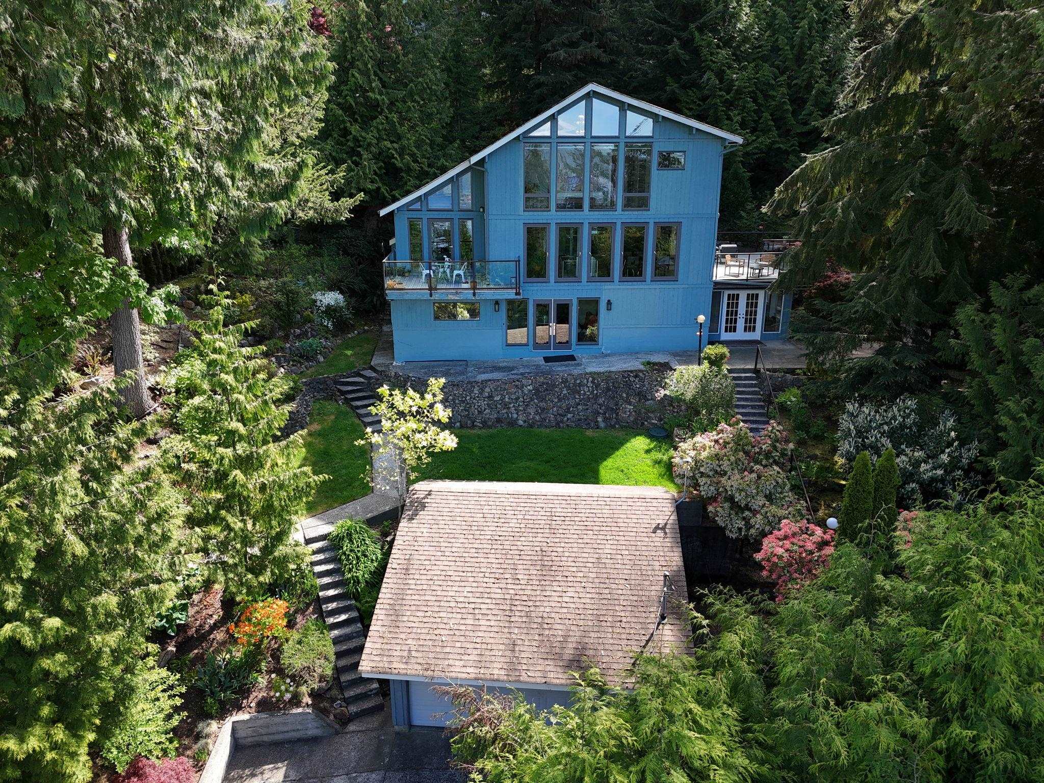 MLS® listing #R3074229 for sale located at 445 MOUNTAIN DRIVE, West Vancouver BC V0N 2E0