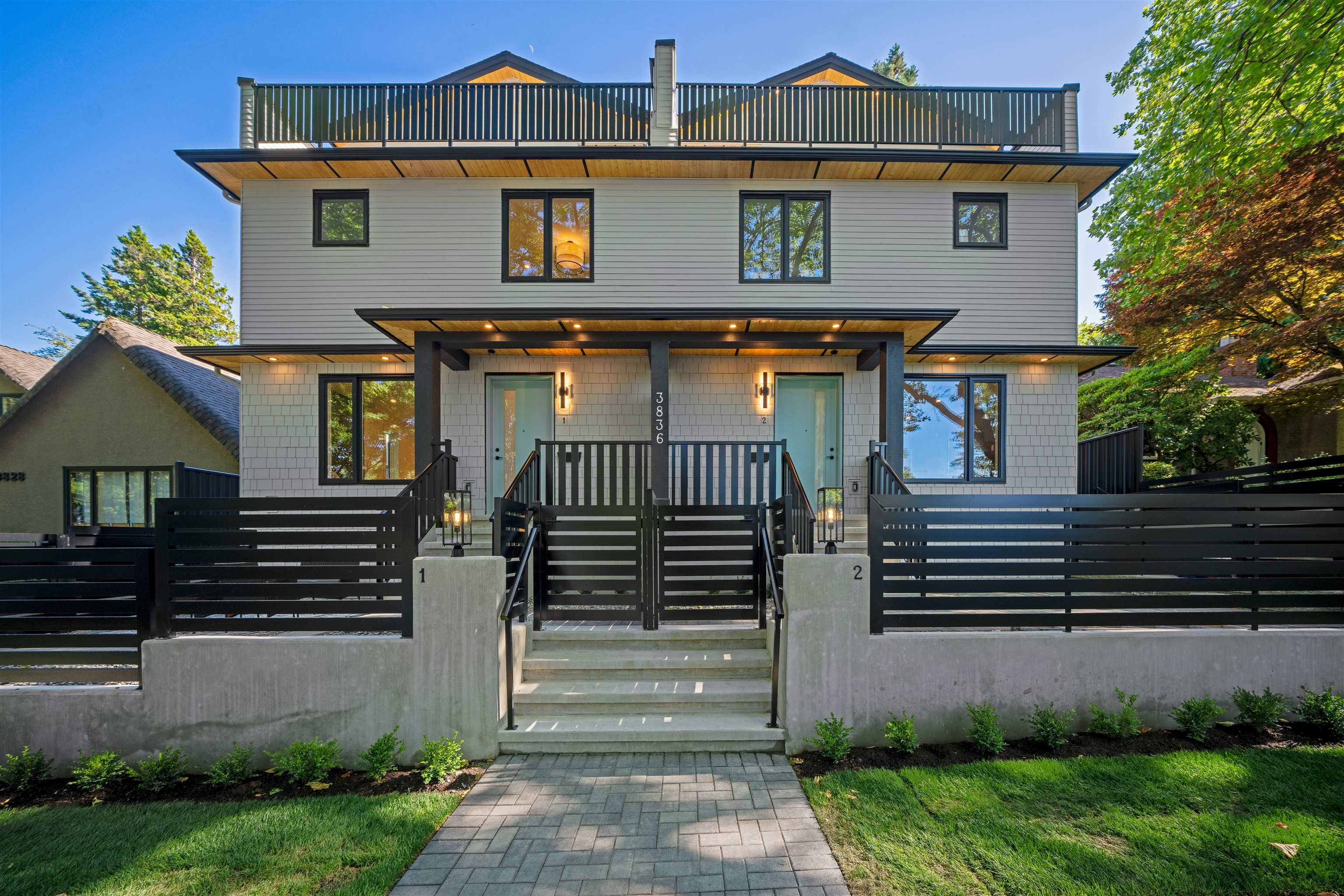 4 3836 8TH AVENUE, R3074447, BC,