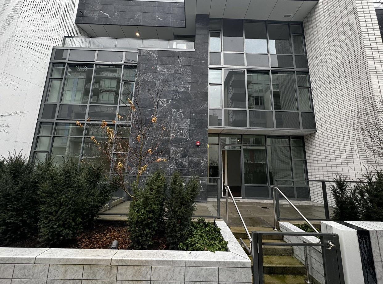 TH2 8555 CAPSTAN WAY, R3074460, BC,