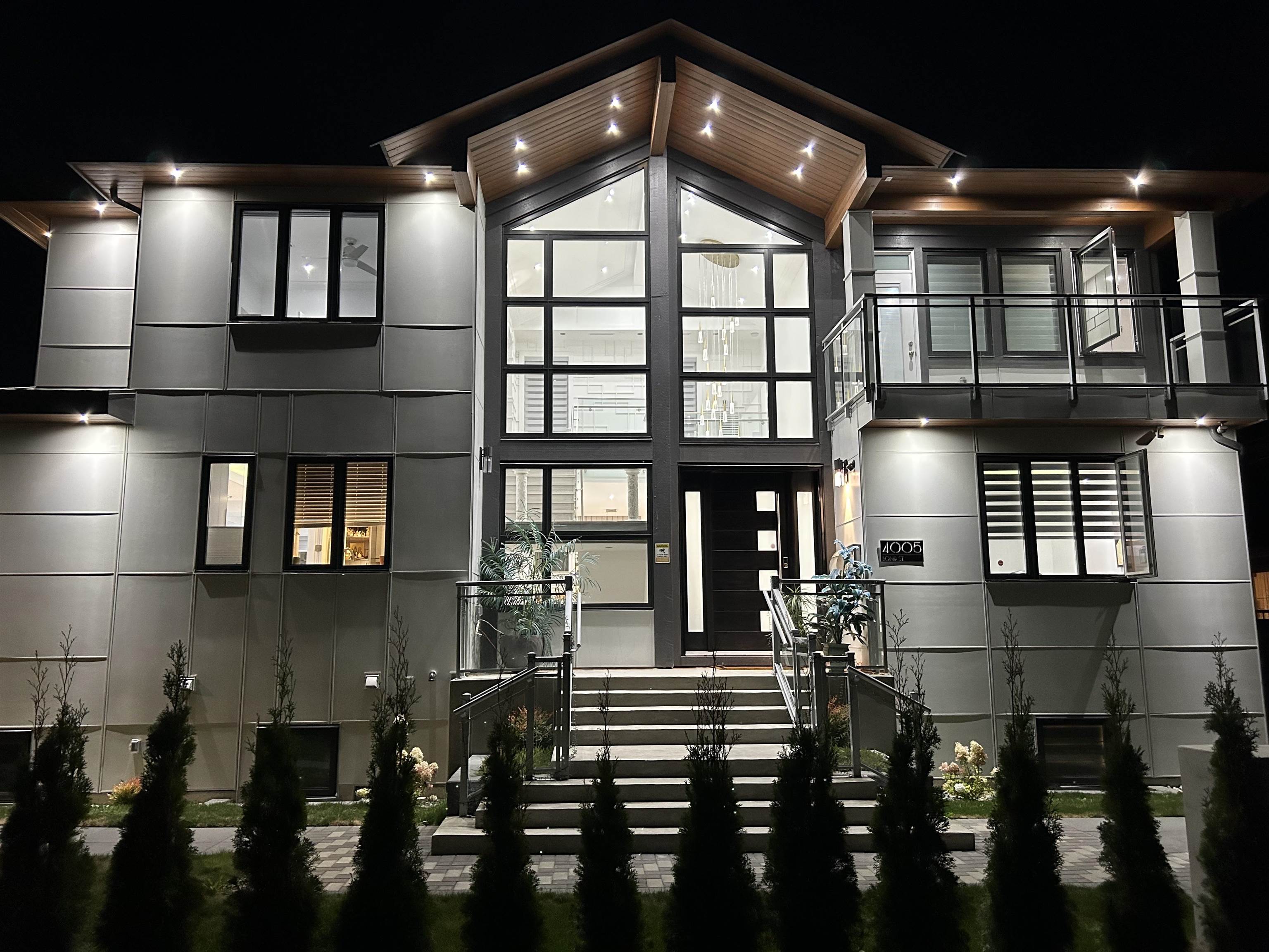 Main 4005 BOND STREET, Burnaby BC V5H 1E8, R3074476, BC,