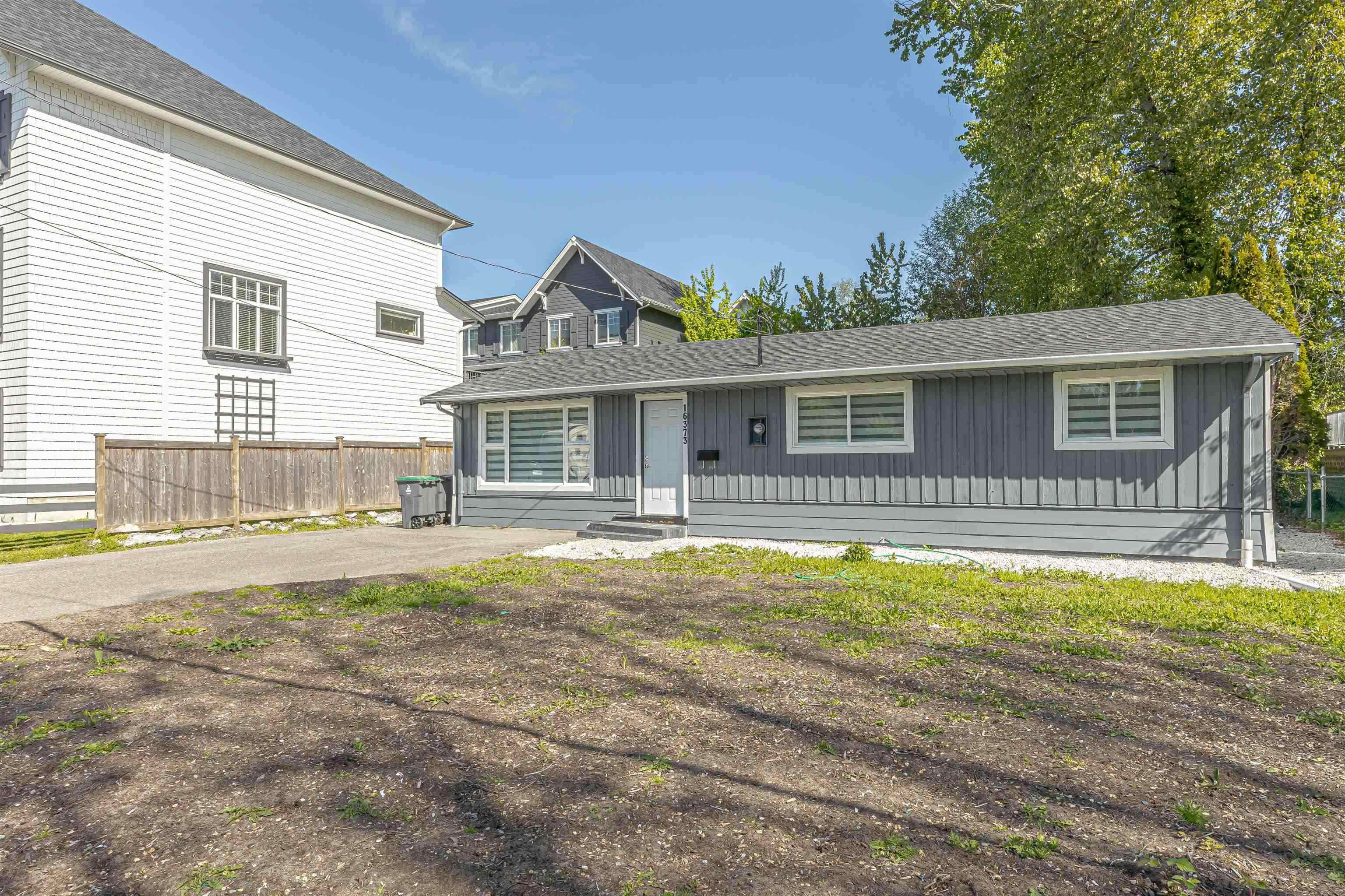 16373 15 AVENUE, Surrey BC V4A 1L4, R3074490, BC,