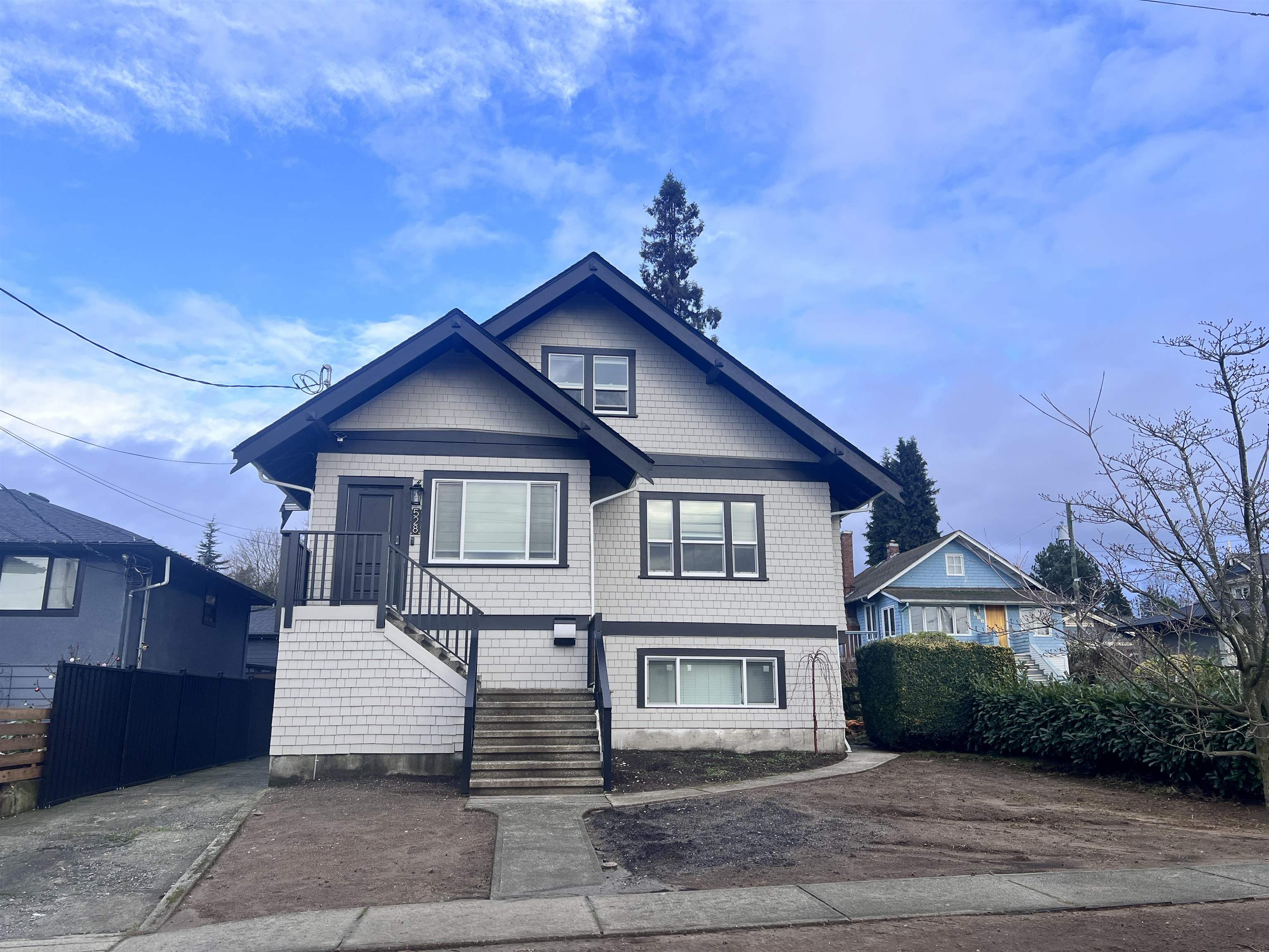 5xx E 9 STREET, North Vancouver BC V7L 2B5, R3074626, BC,