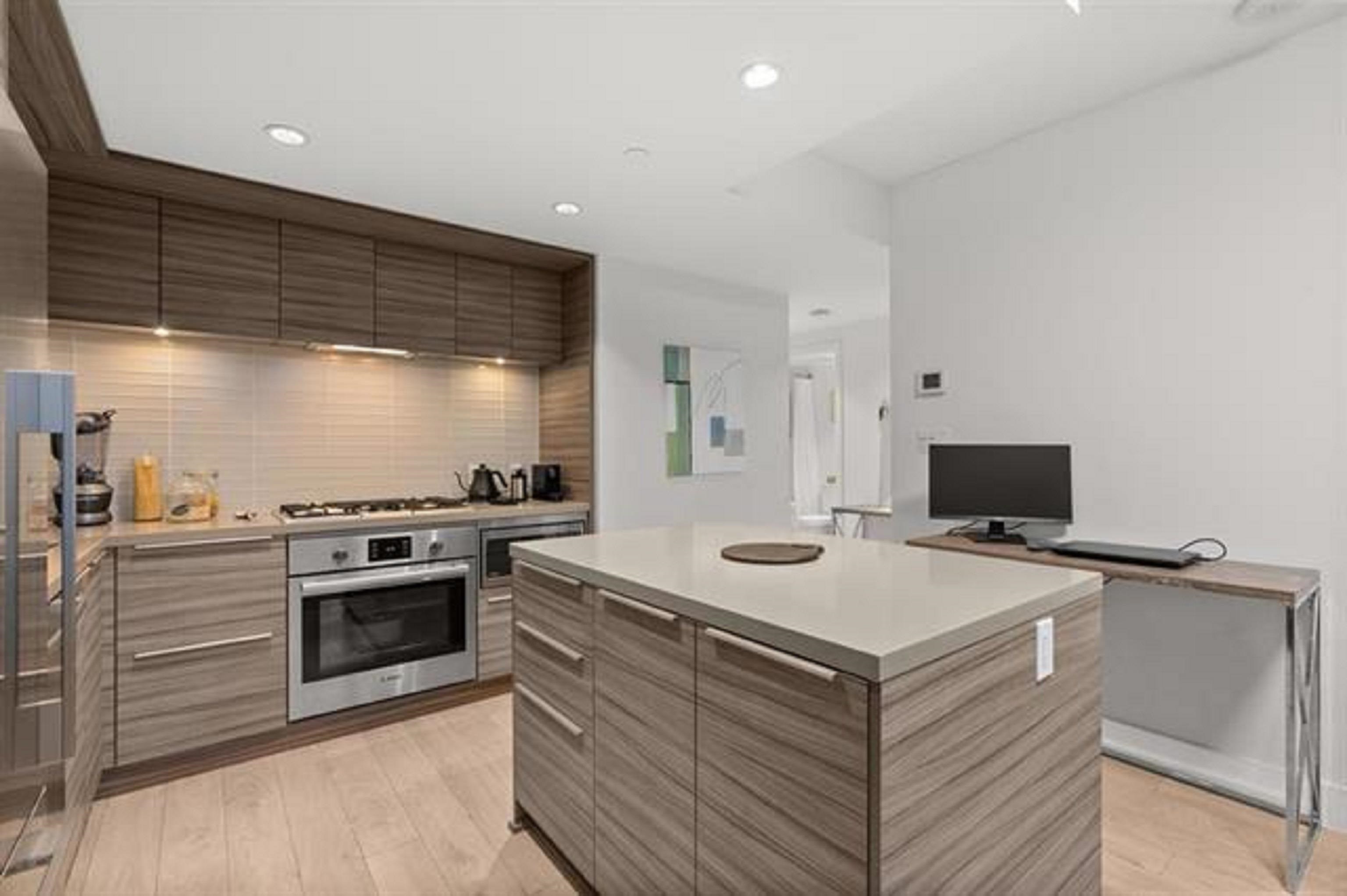 1909 1550 FERN STREET, R3074797, BC,