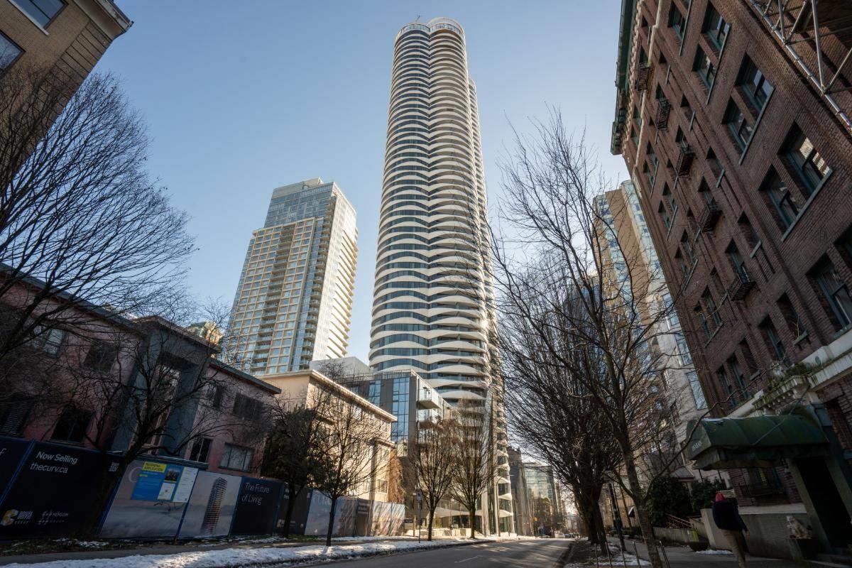 2002 1033 NELSON AVENUE, R3074910, BC,