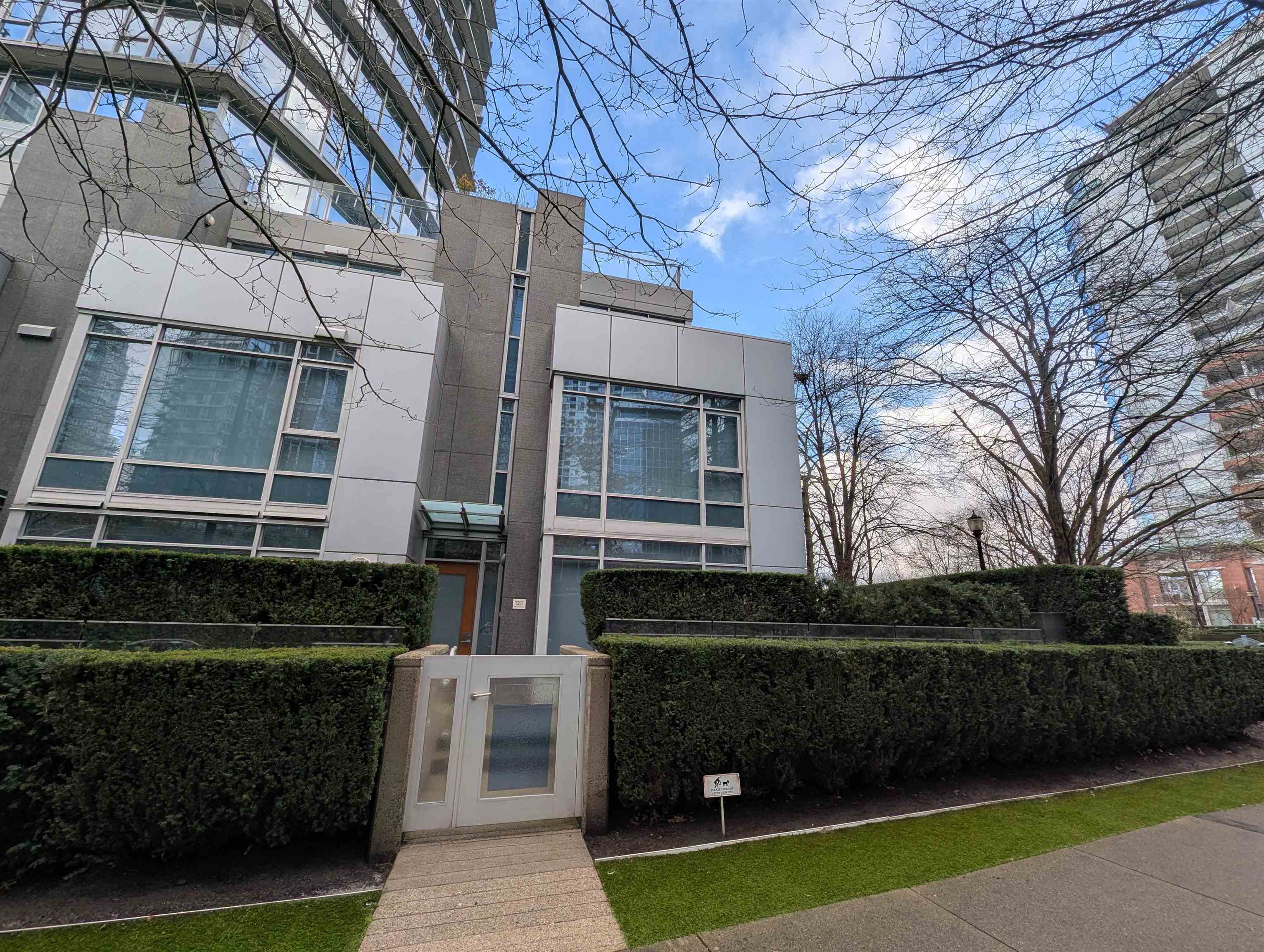1211 W CORDOVA, Vancouver BC V6C 3P9, R3074980, BC,