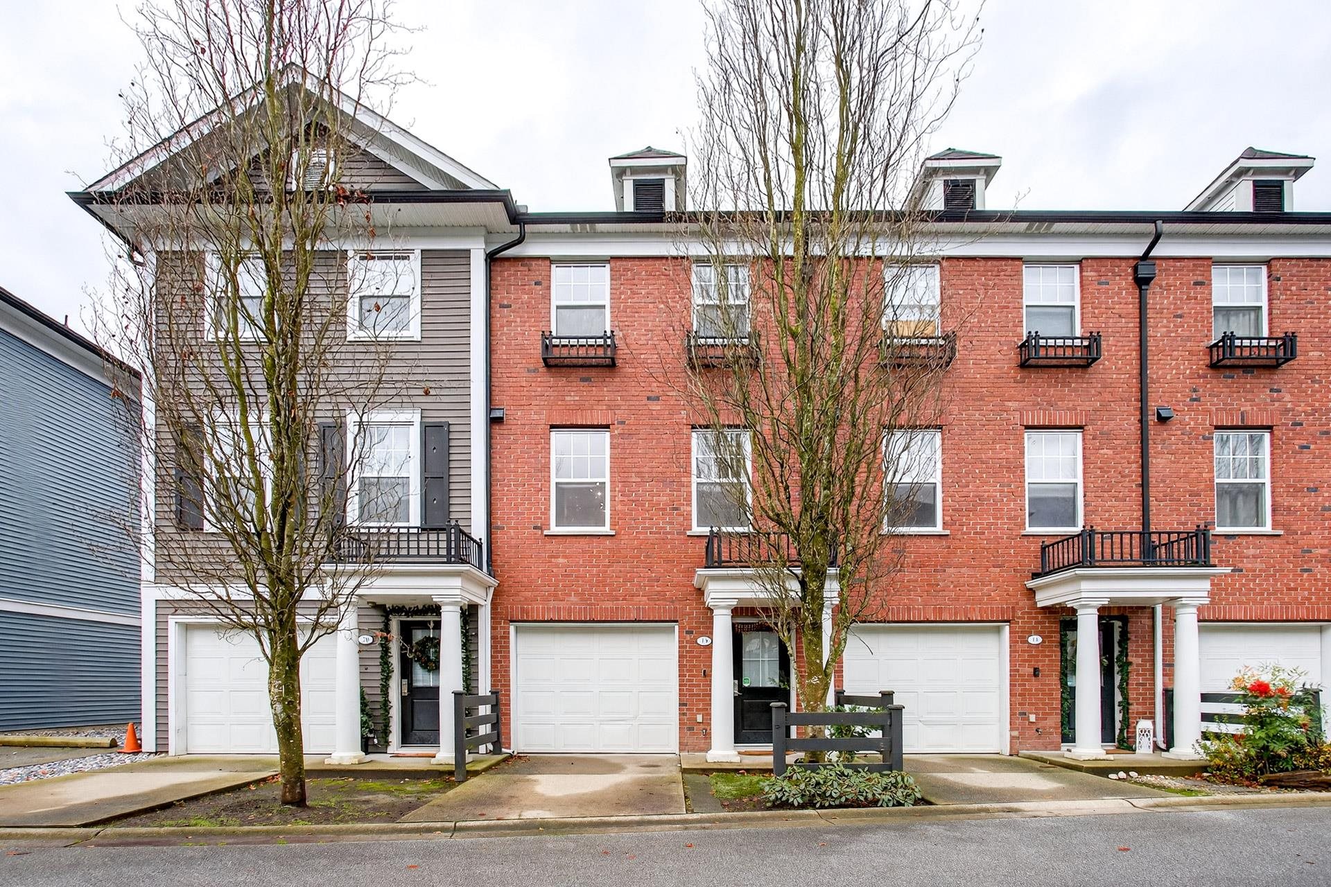 19 19572 FRASER WAY, R3074994, BC,