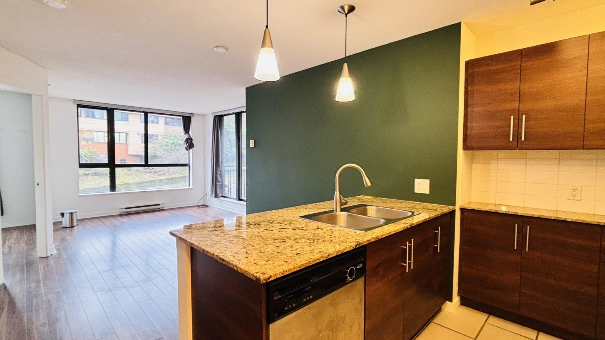 208 814 ROYAL AVENUE, R3075255, BC,