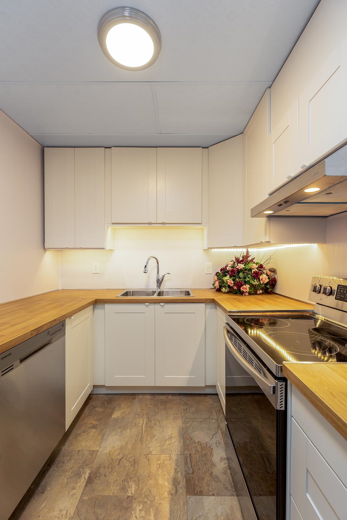 175 8333 JONES ROAD, R3075317, BC,