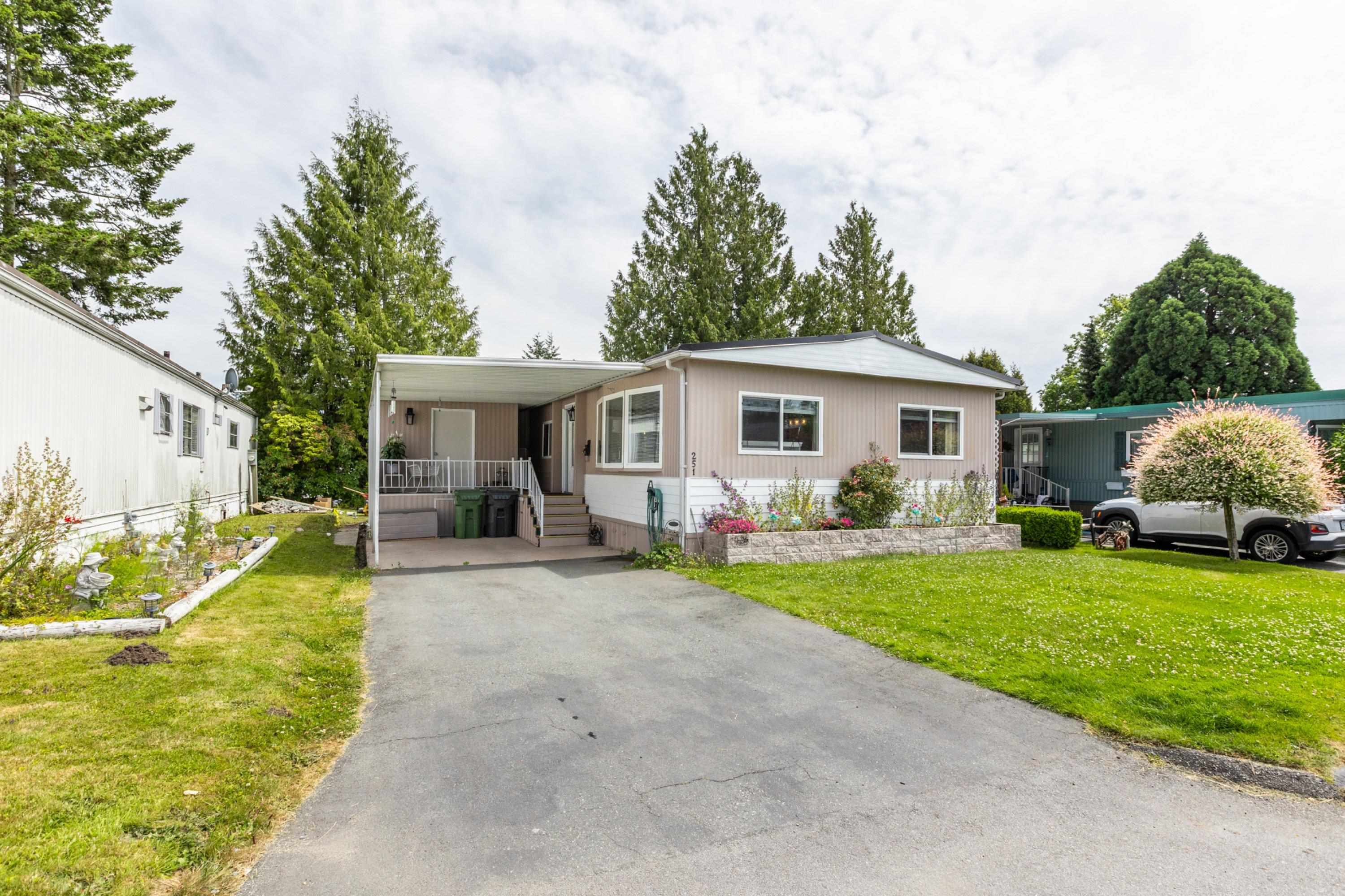 251 1840 160 STREET, R3075335, BC,