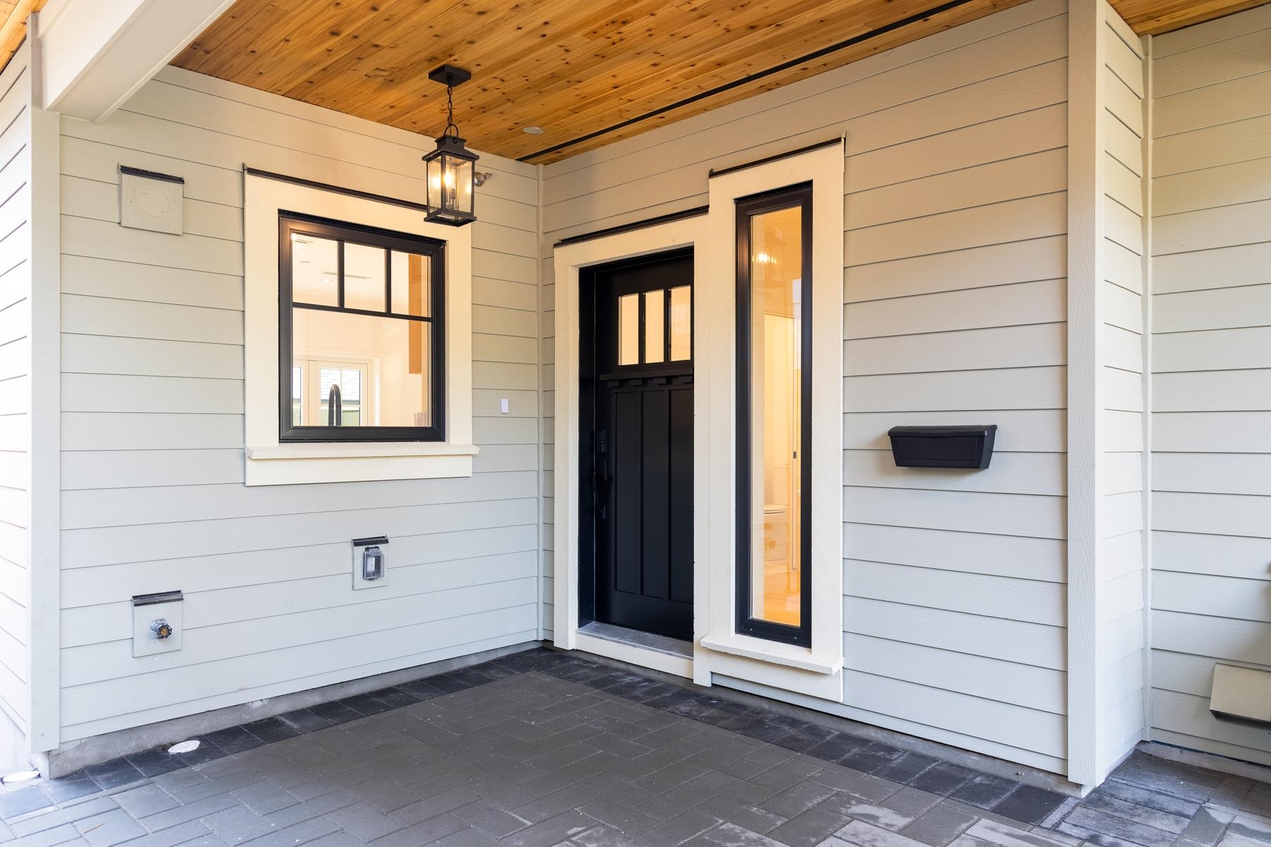 261 W 6TH STREET, North Vancouver BC V7M 1K7, R3075443, BC,