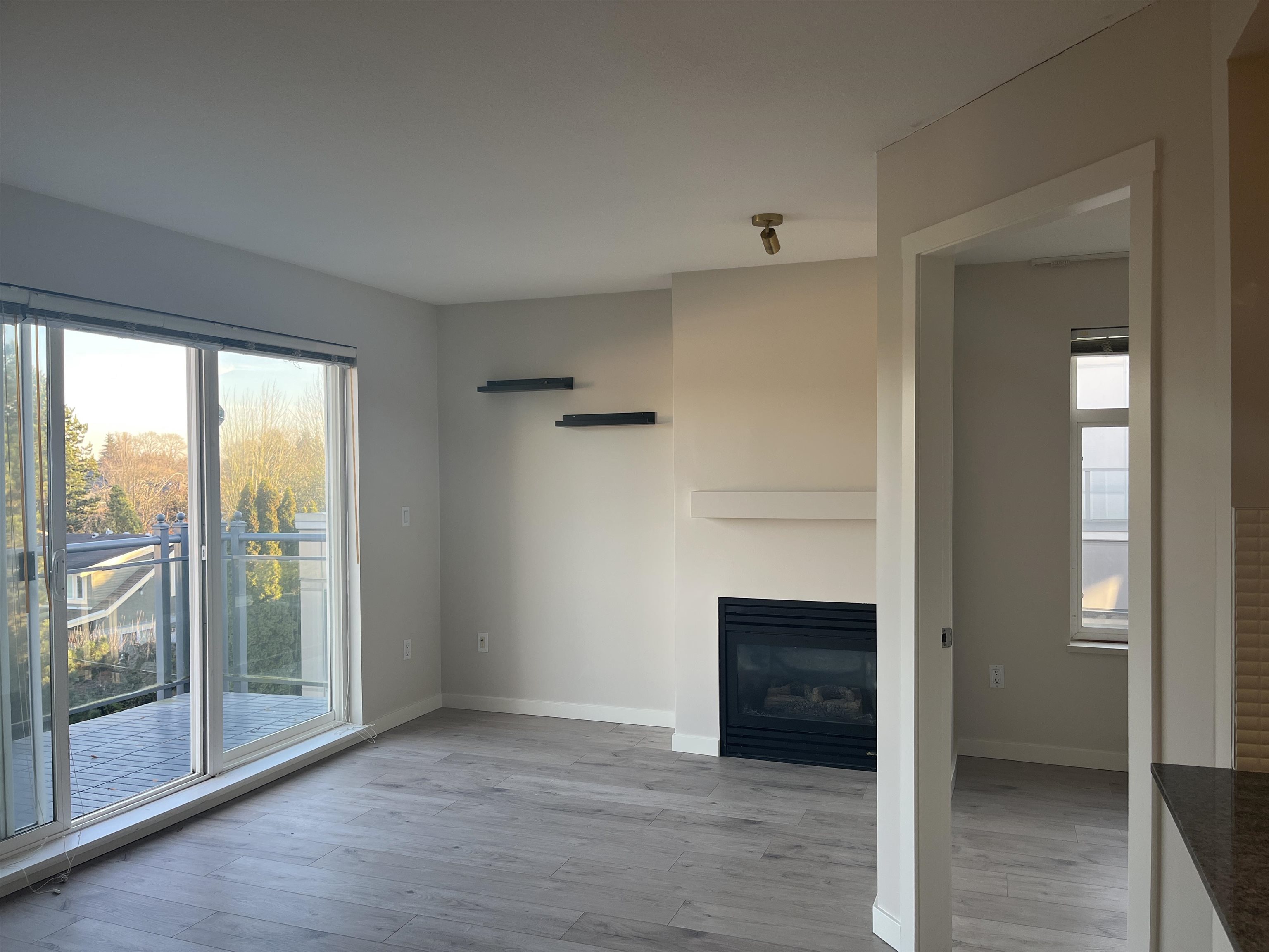 403 2096 46 AVENUE, R3075572, BC,