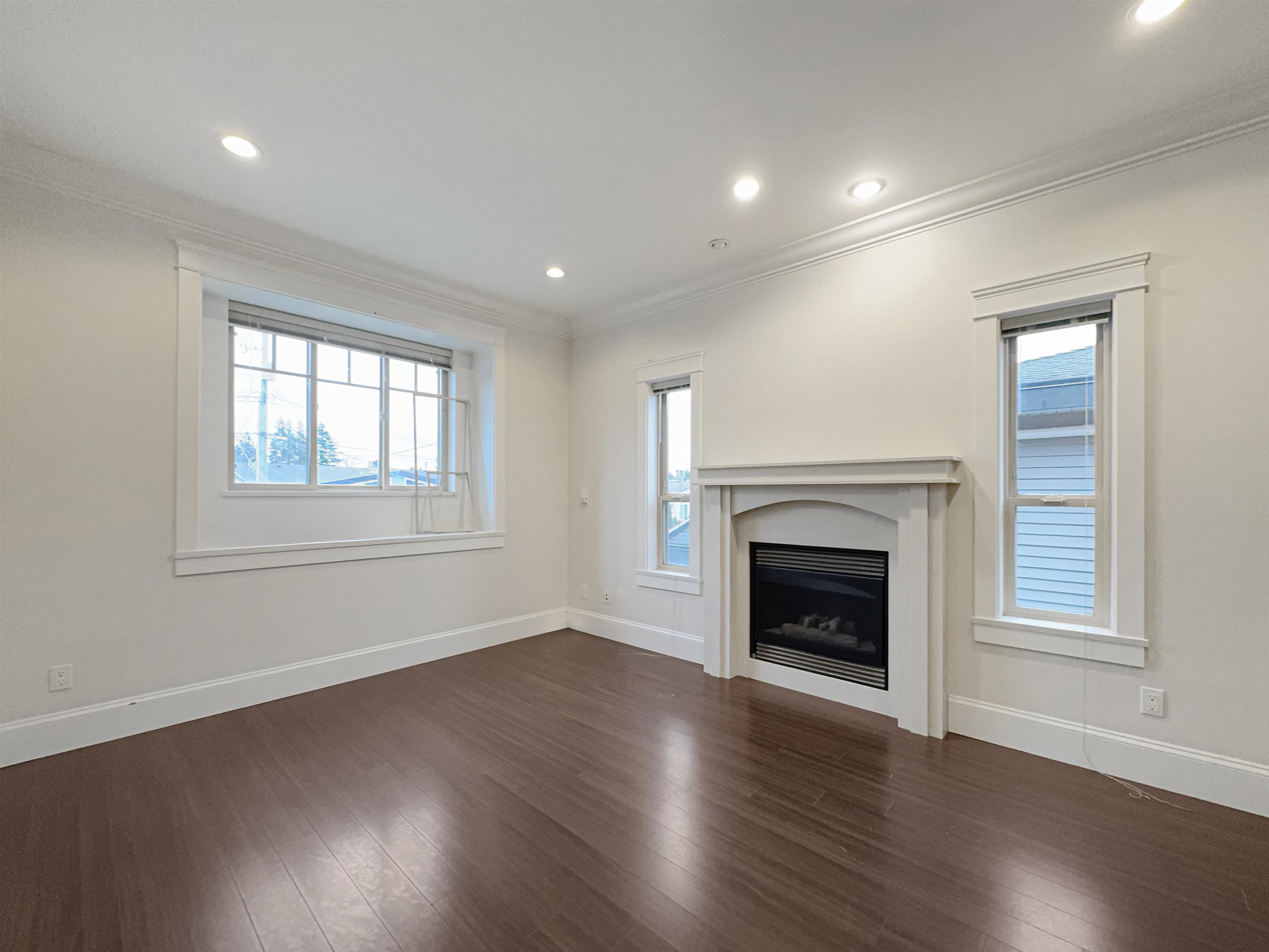 6975 DUNBLANE AVENUE, Burnaby BC V5J 4G1, R3075646, BC,