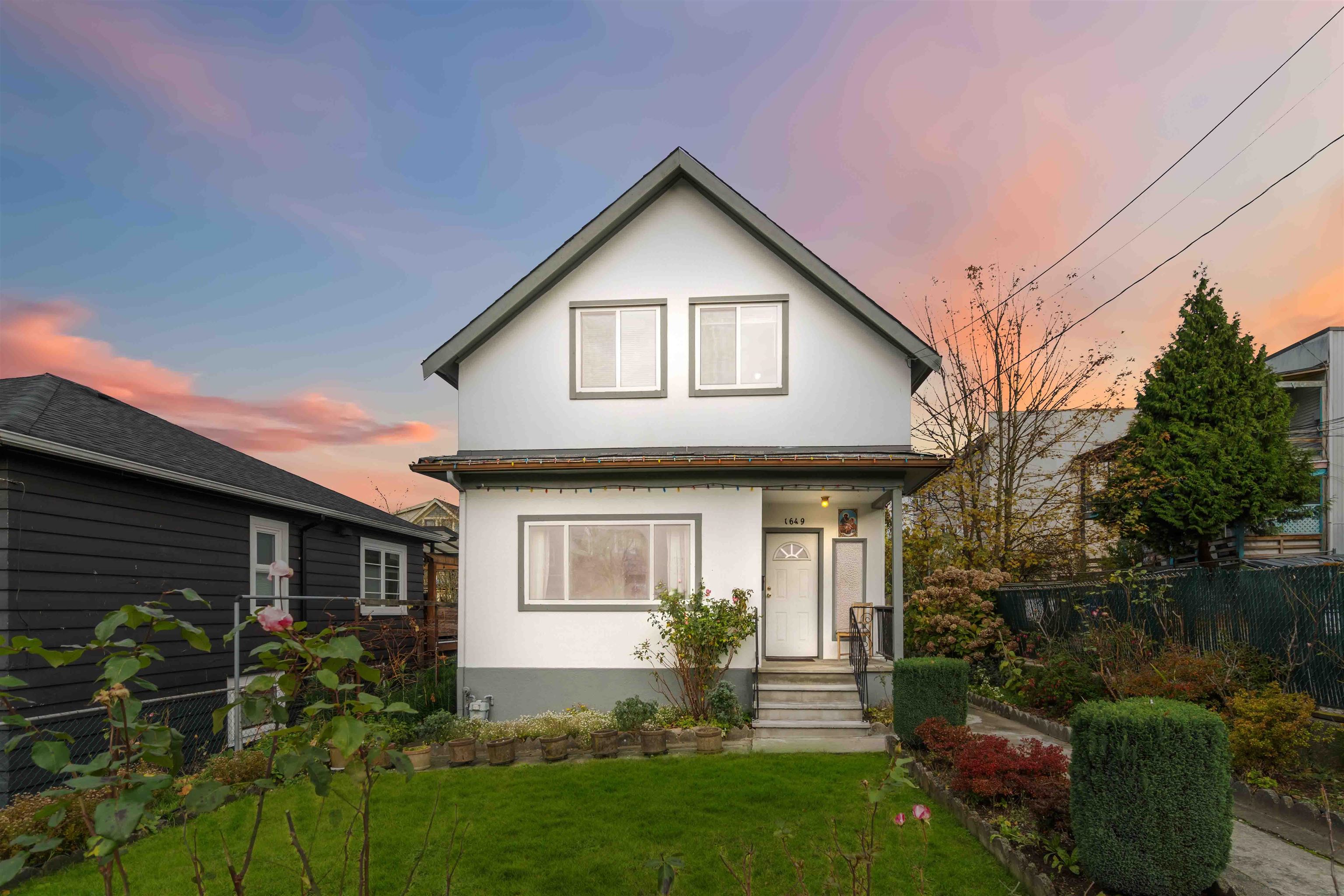 1649 GRANT STREET, Vancouver BC V5L 2Y4, R3075675, BC,