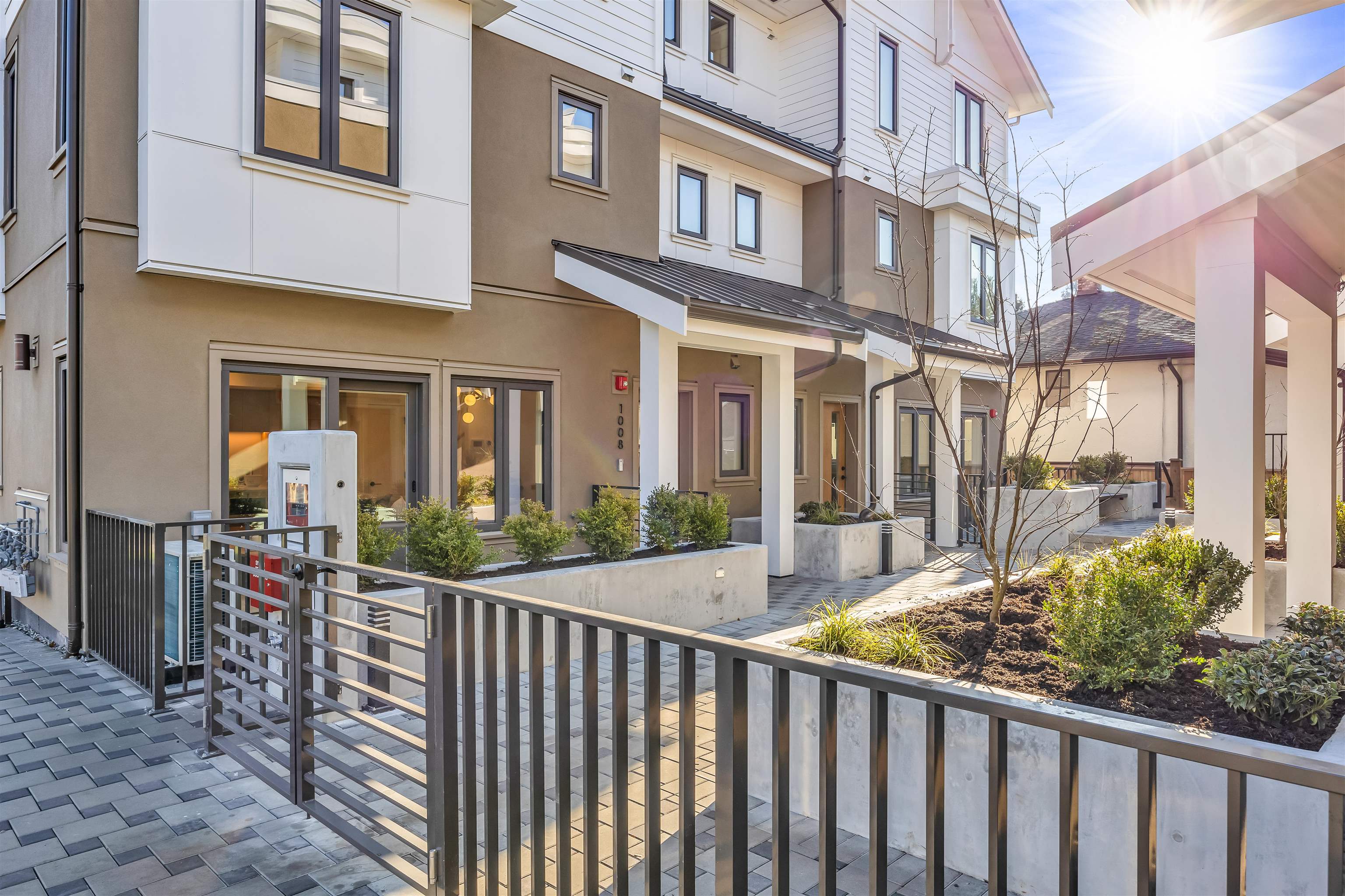 1010 W 52ND AVENUE, Vancouver BC V6P 1H5, R3075716, BC,