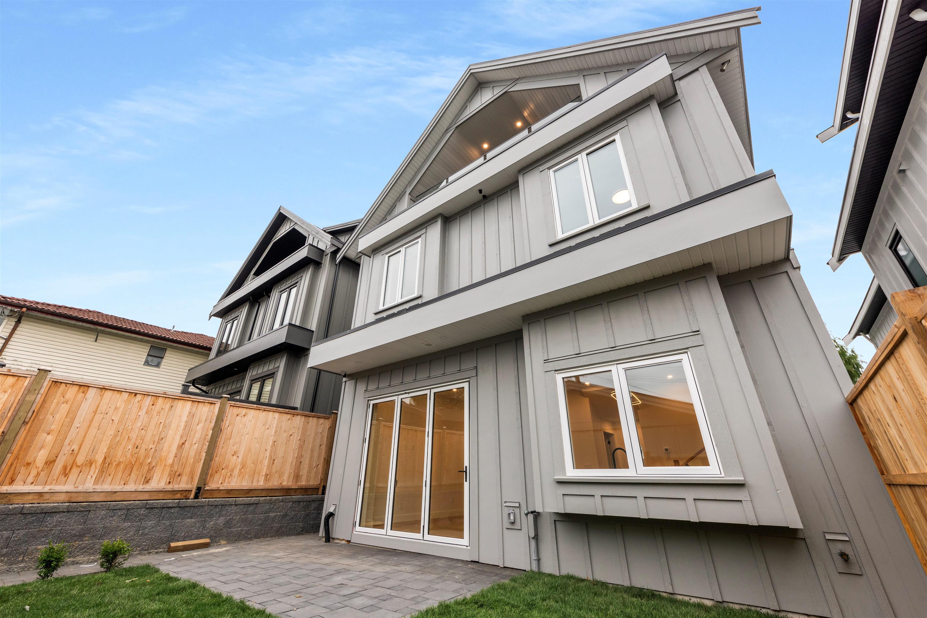 2 1160 ROSSLAND STREET, R3075732, BC,