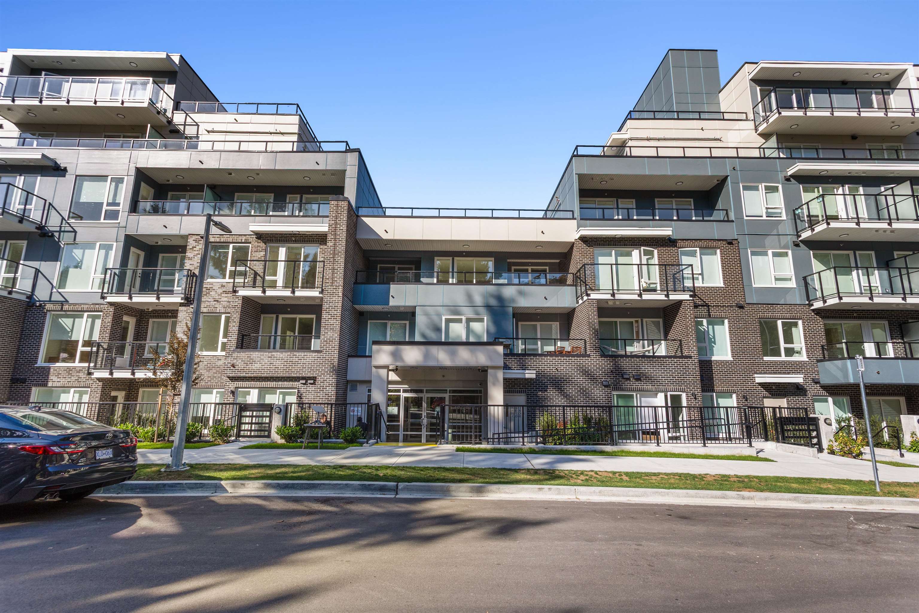 505 2002 ST GEORGE STREET, R3075778, BC,