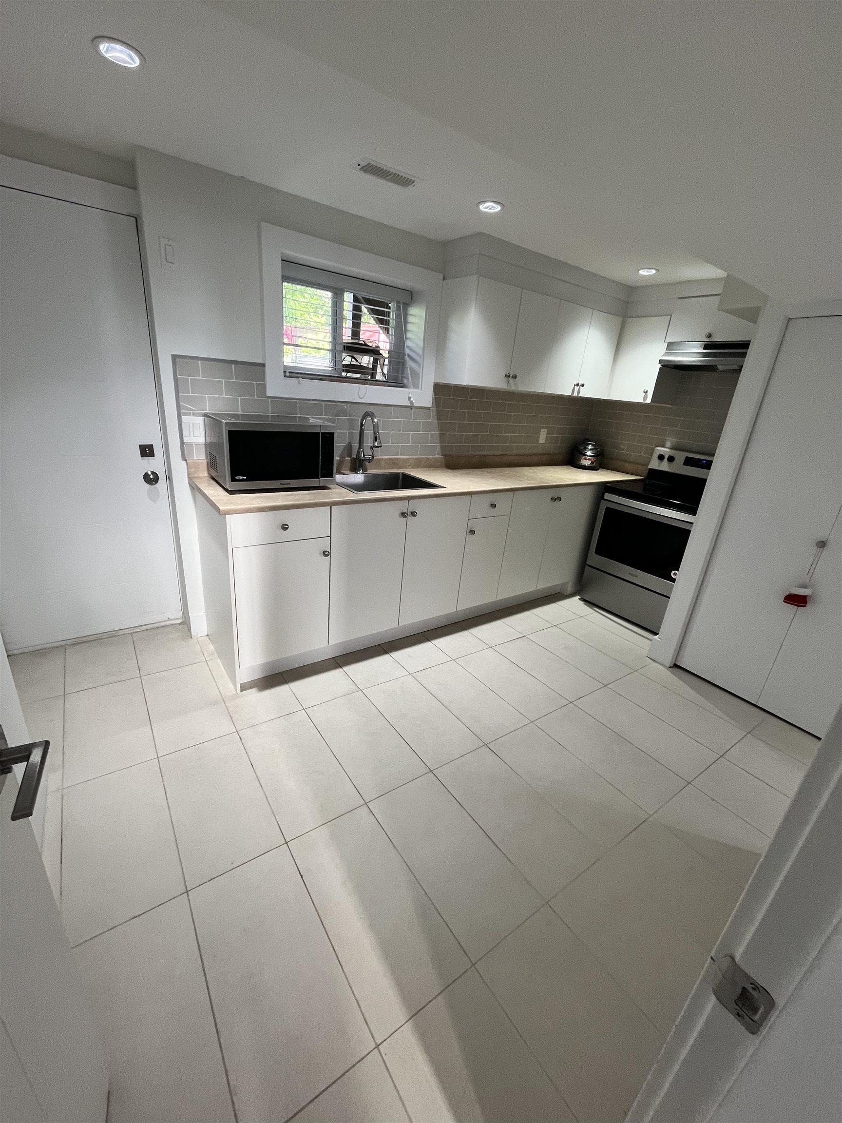 348 LAURENTIAN CRESCENT, Coquitlam BC V3K 1Y4, R3075833, BC,