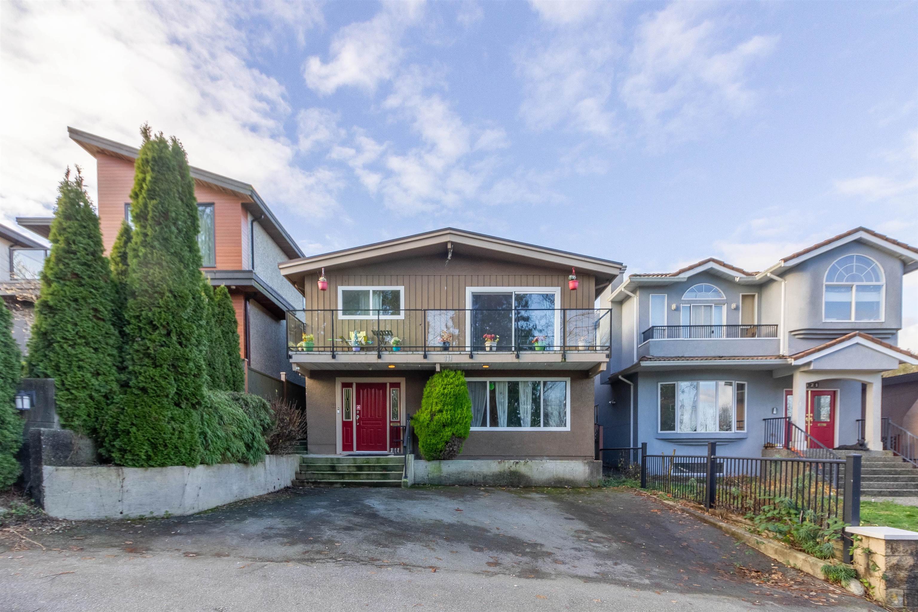 111 N FELL AVENUE, Burnaby BC V5B 1L3, R3075964, BC,