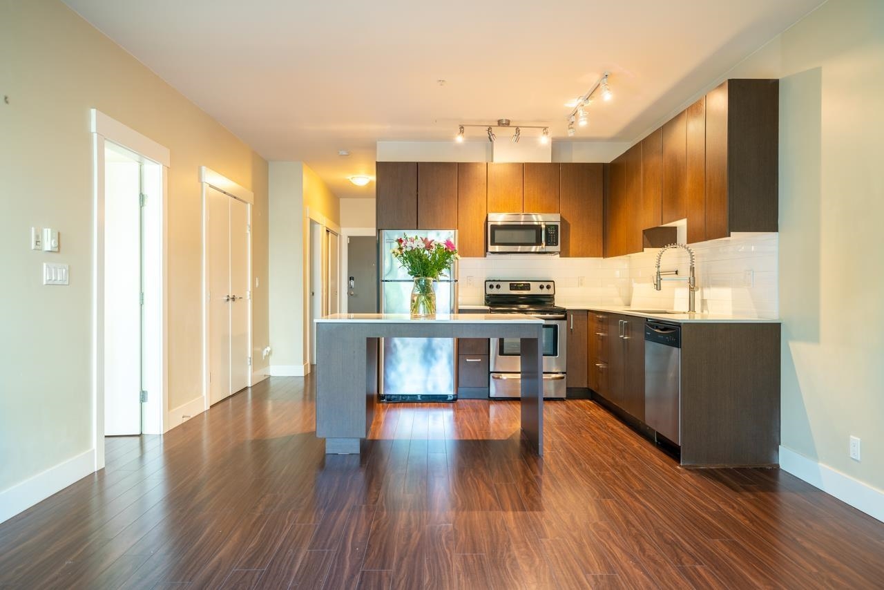 10X 2361 KELLY AVENUE, R3076048, BC,