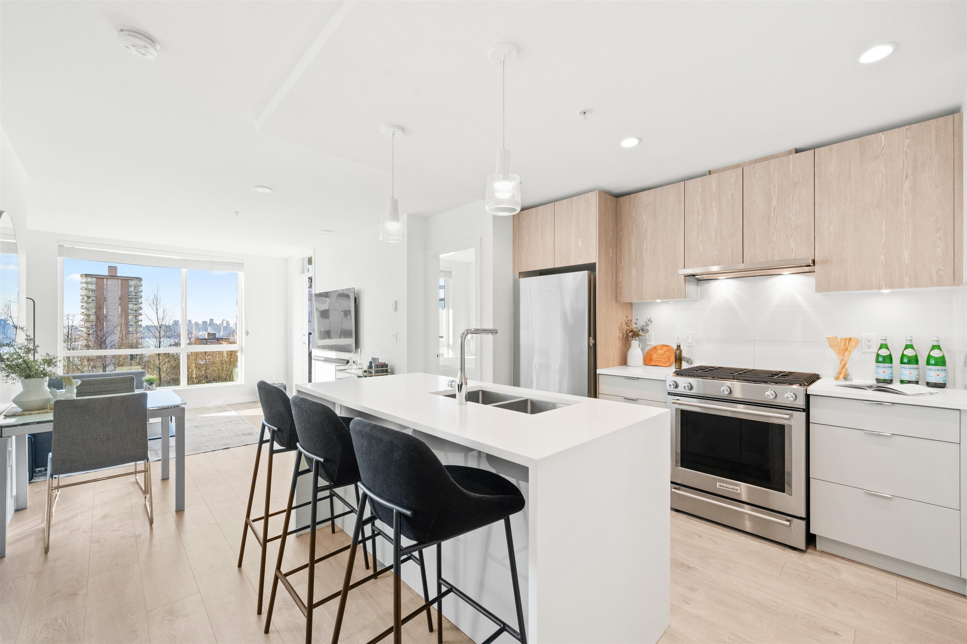 304 108 8TH STREET, R3076062, BC,