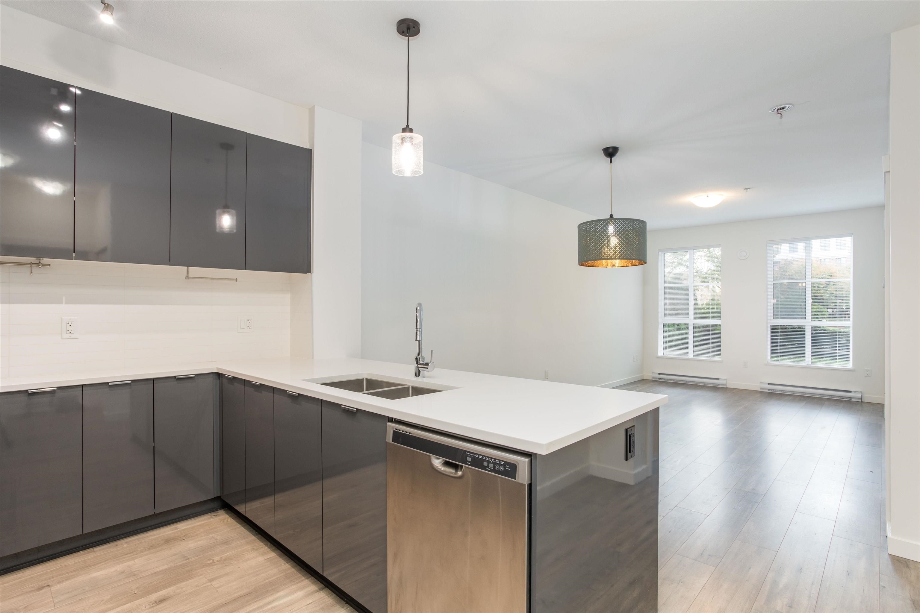 106 15137 33 AVENUE, R3076311, BC,