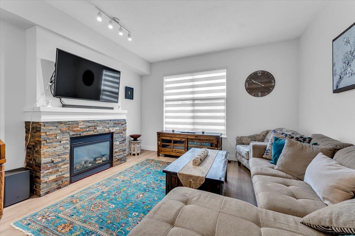 60 15152 62A AVENUE, R3076313, BC,