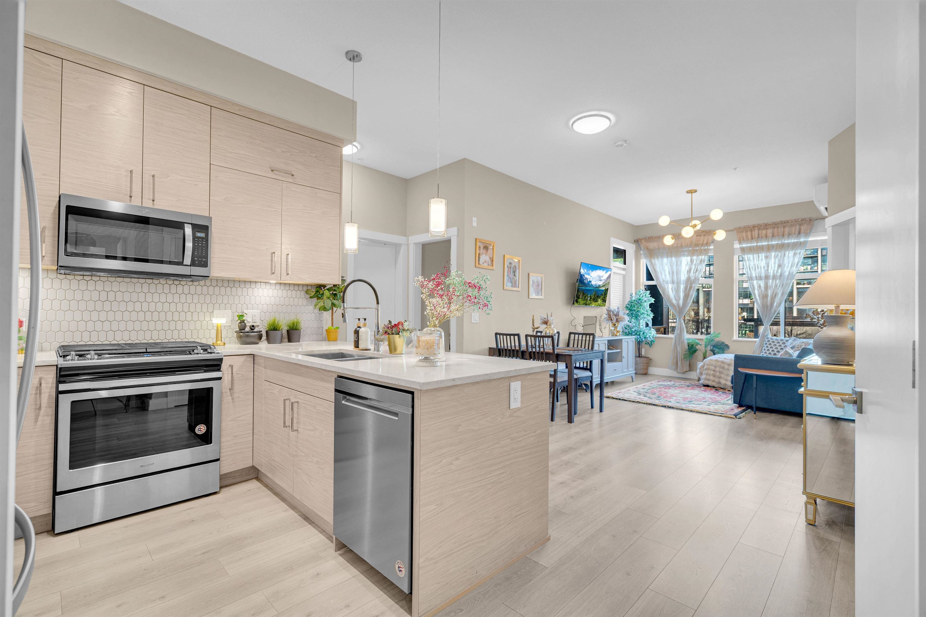 219 2120 GLADWIN ROAD, R3076332, BC,