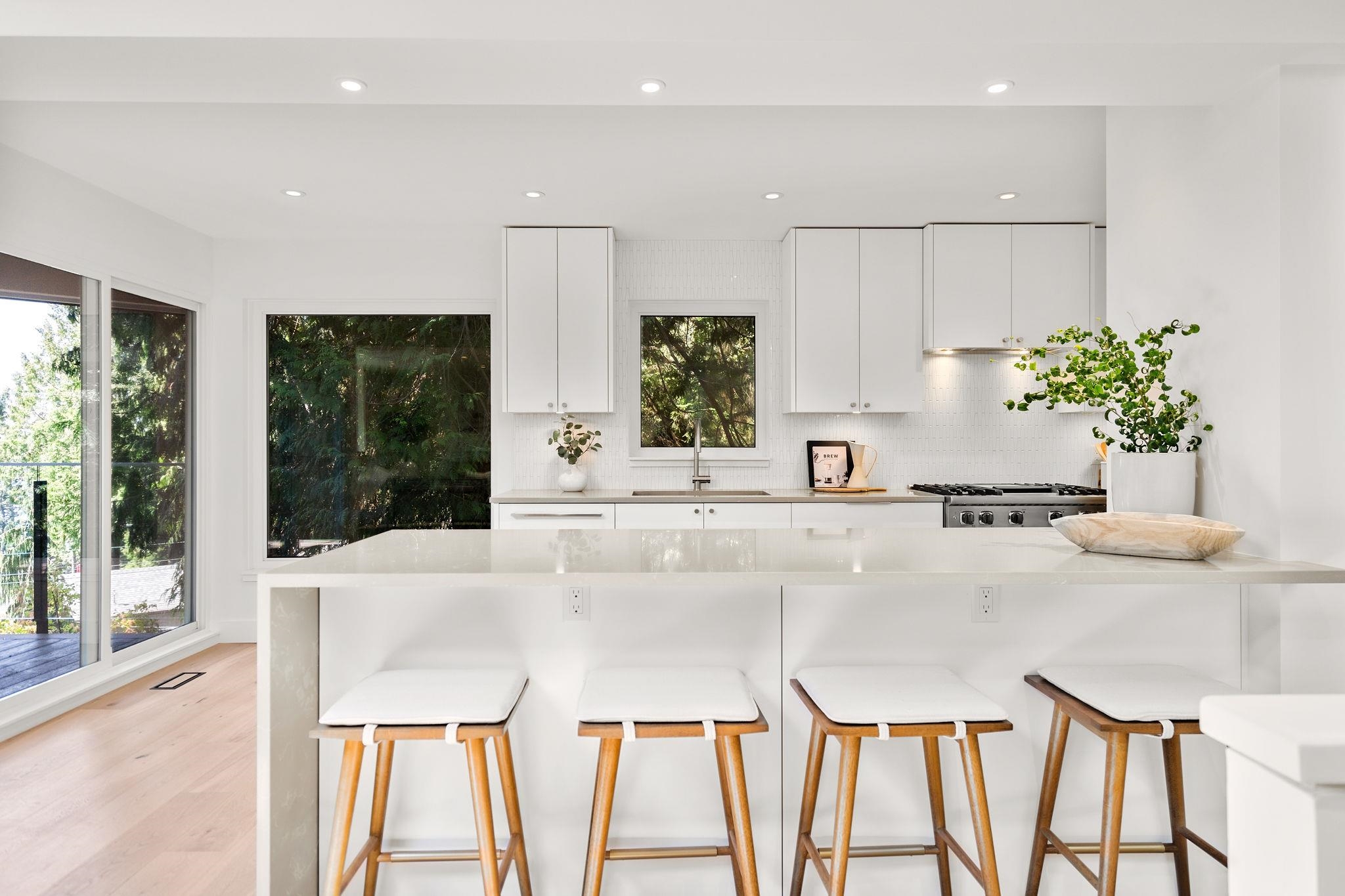 5061 BEAR LANE, West Vancouver BC V7W 1L2, R3076418, BC,