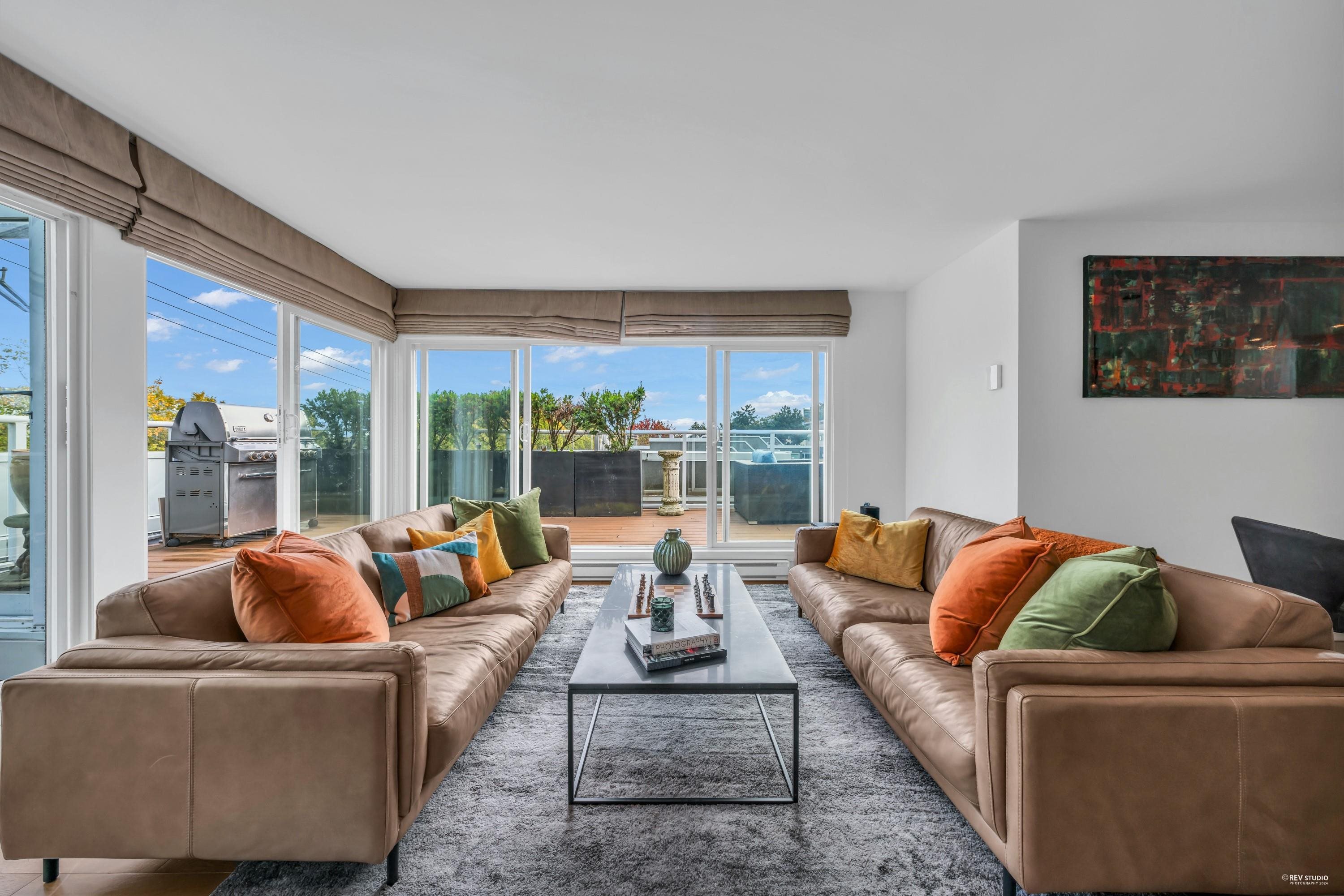 2243 OAK STREET, Vancouver BC V6H 3W6, R3076503, BC,