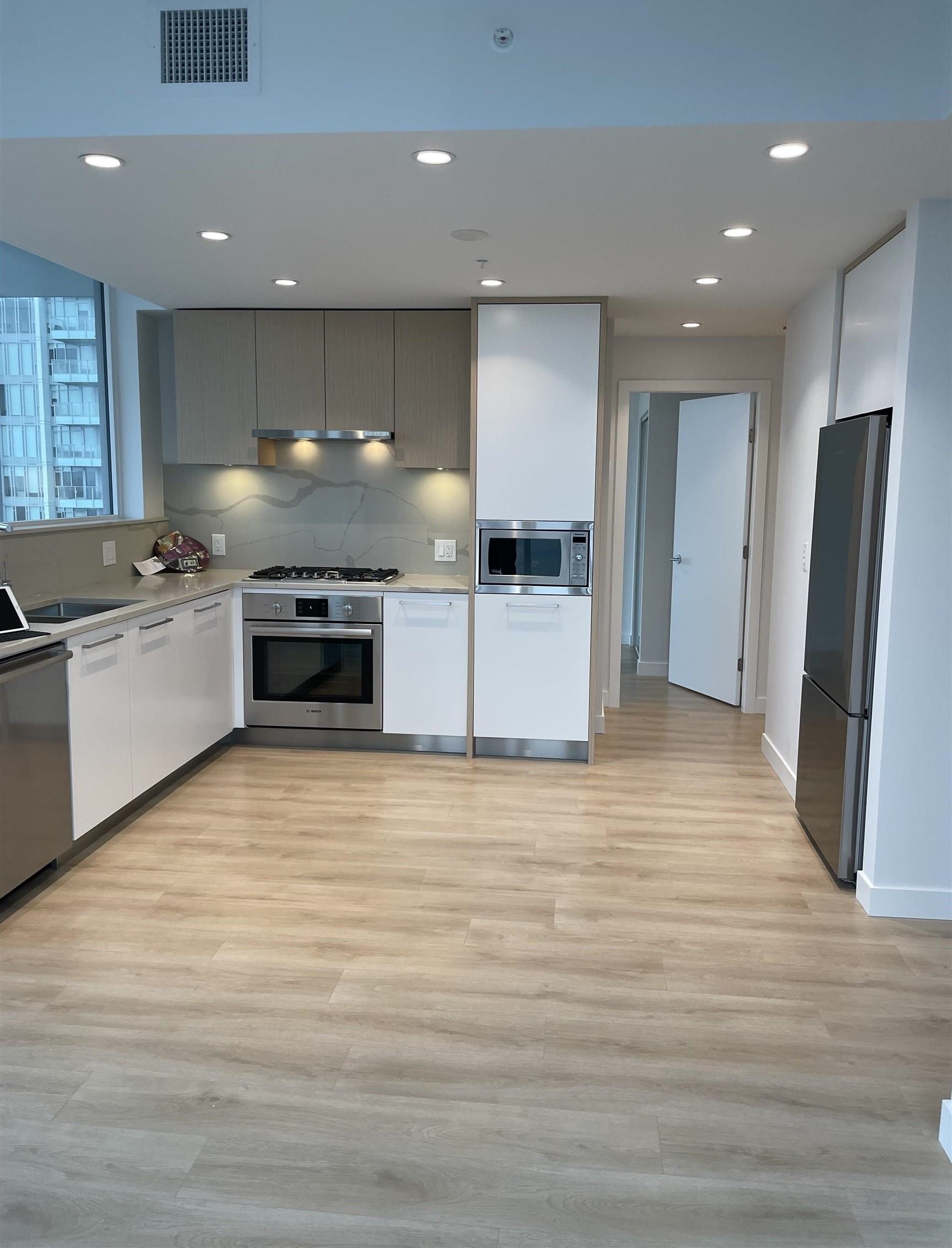 1609 567 CLARKE ROAD, R3076506, BC,