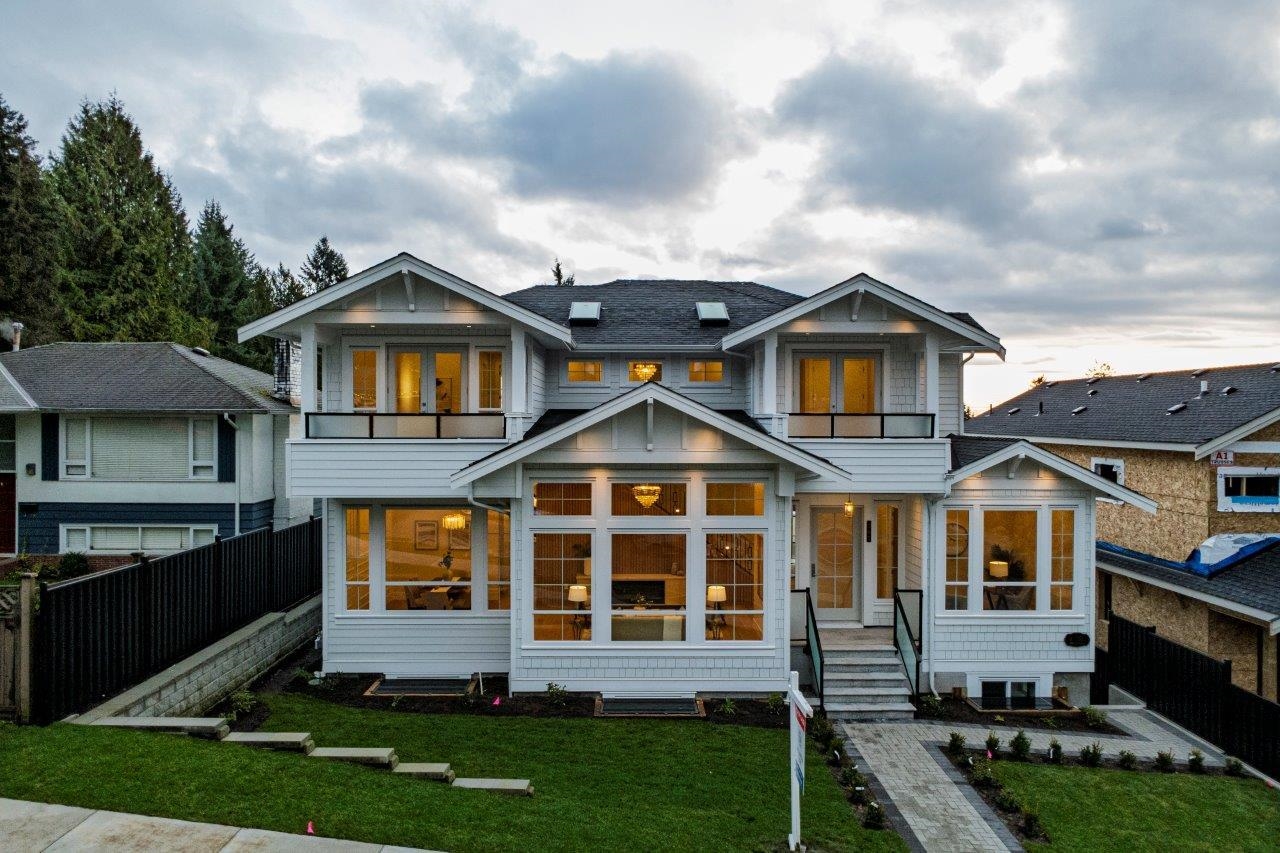 361 E 22ND STREET, North Vancouver BC V7L 3C8, R3076575, BC,