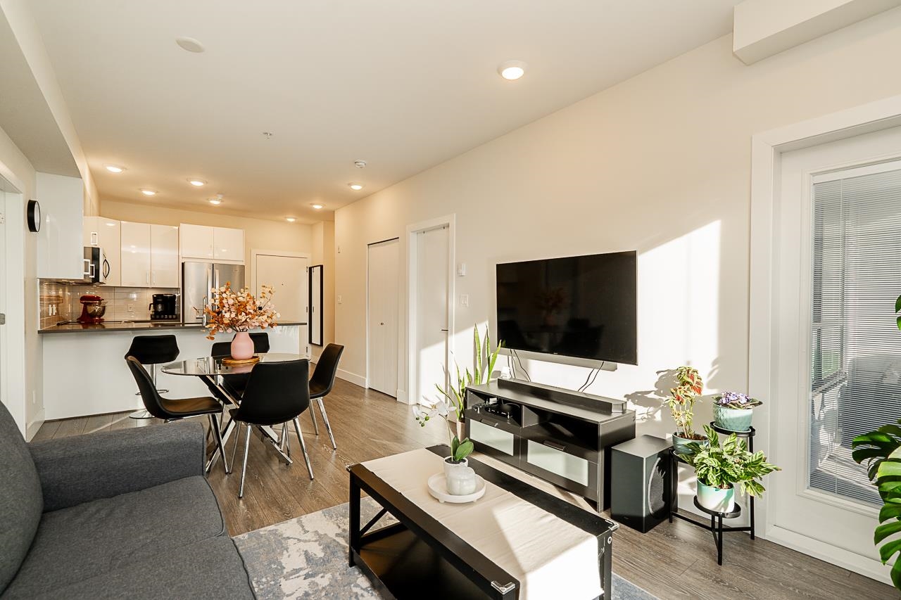 316 15351 101 AVENUE, R3076803, BC,