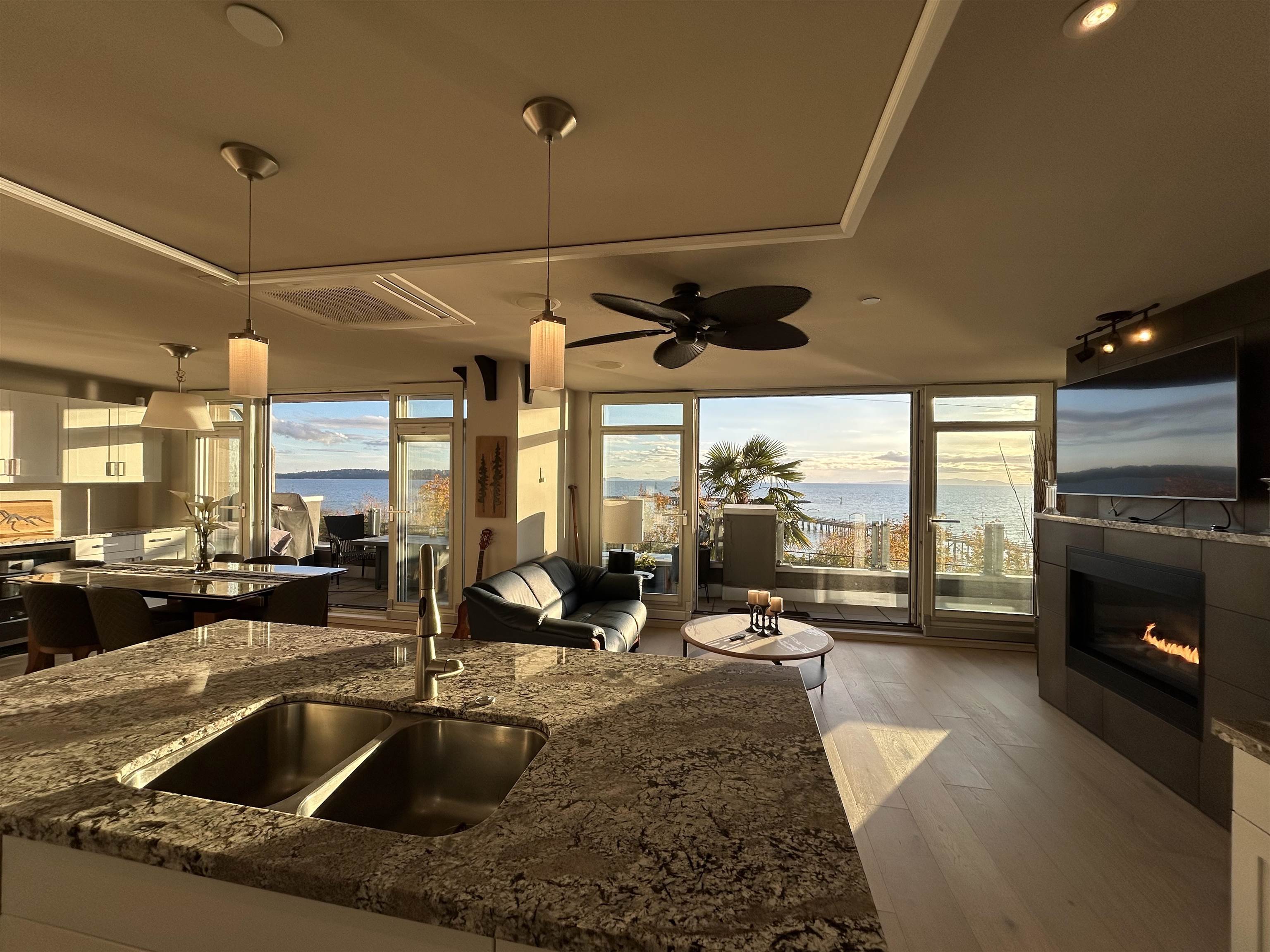 101 15097 MARINE DRIVE, R3076828, BC,