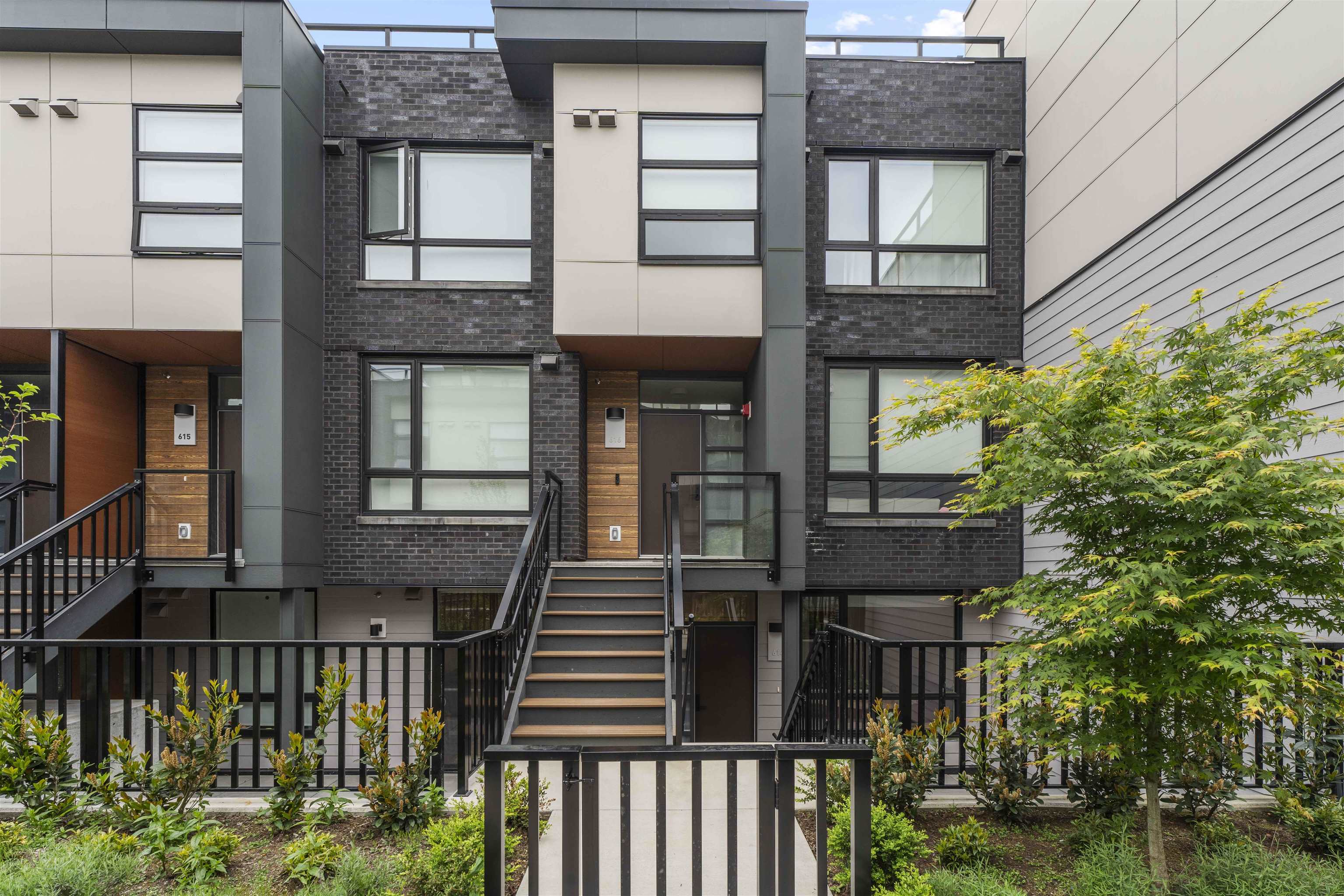 614 6085 IRMIN STREET, R3077057, BC,