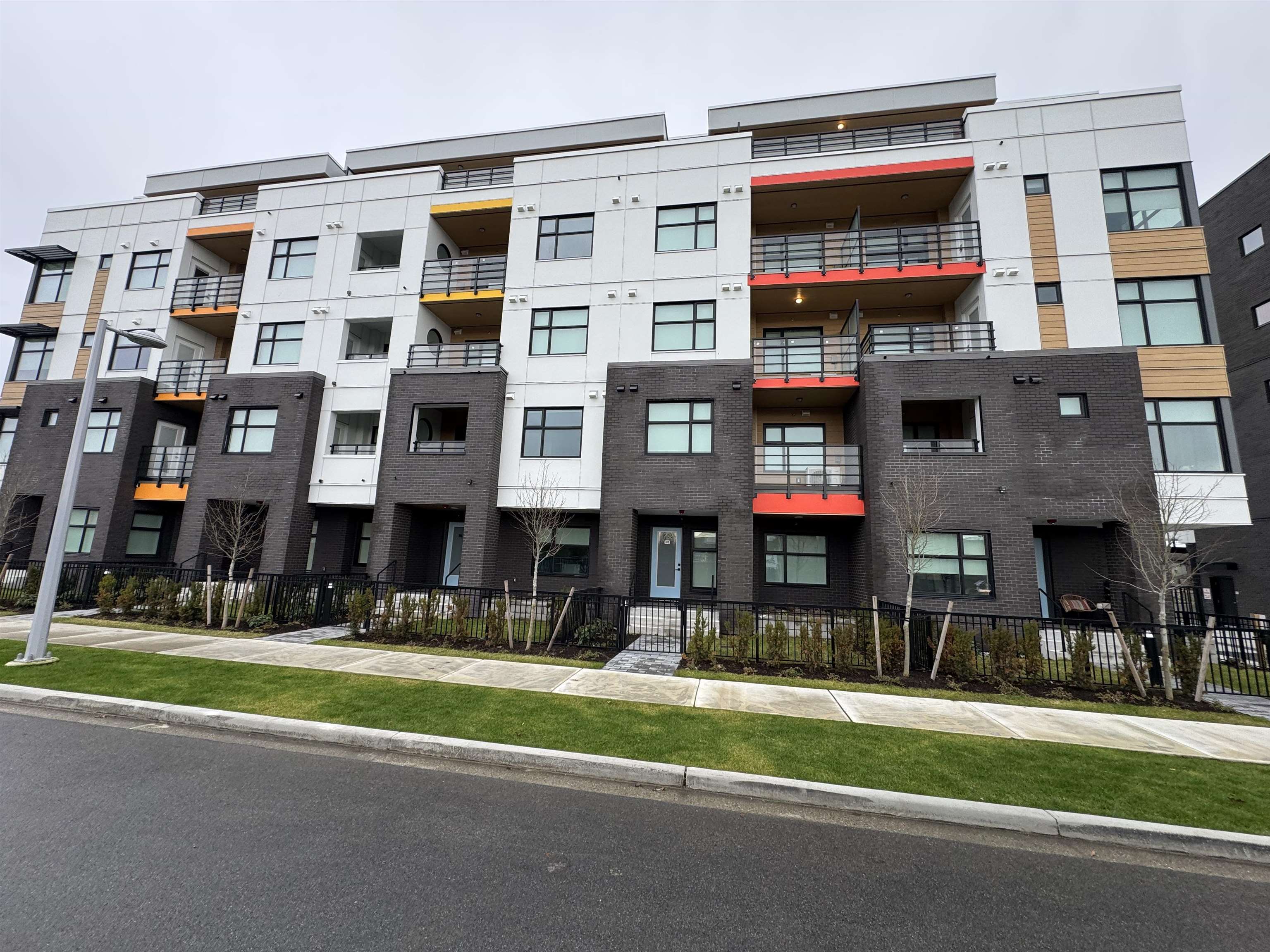 510 163 175A ST, SURREY BC, R3077081, BC,