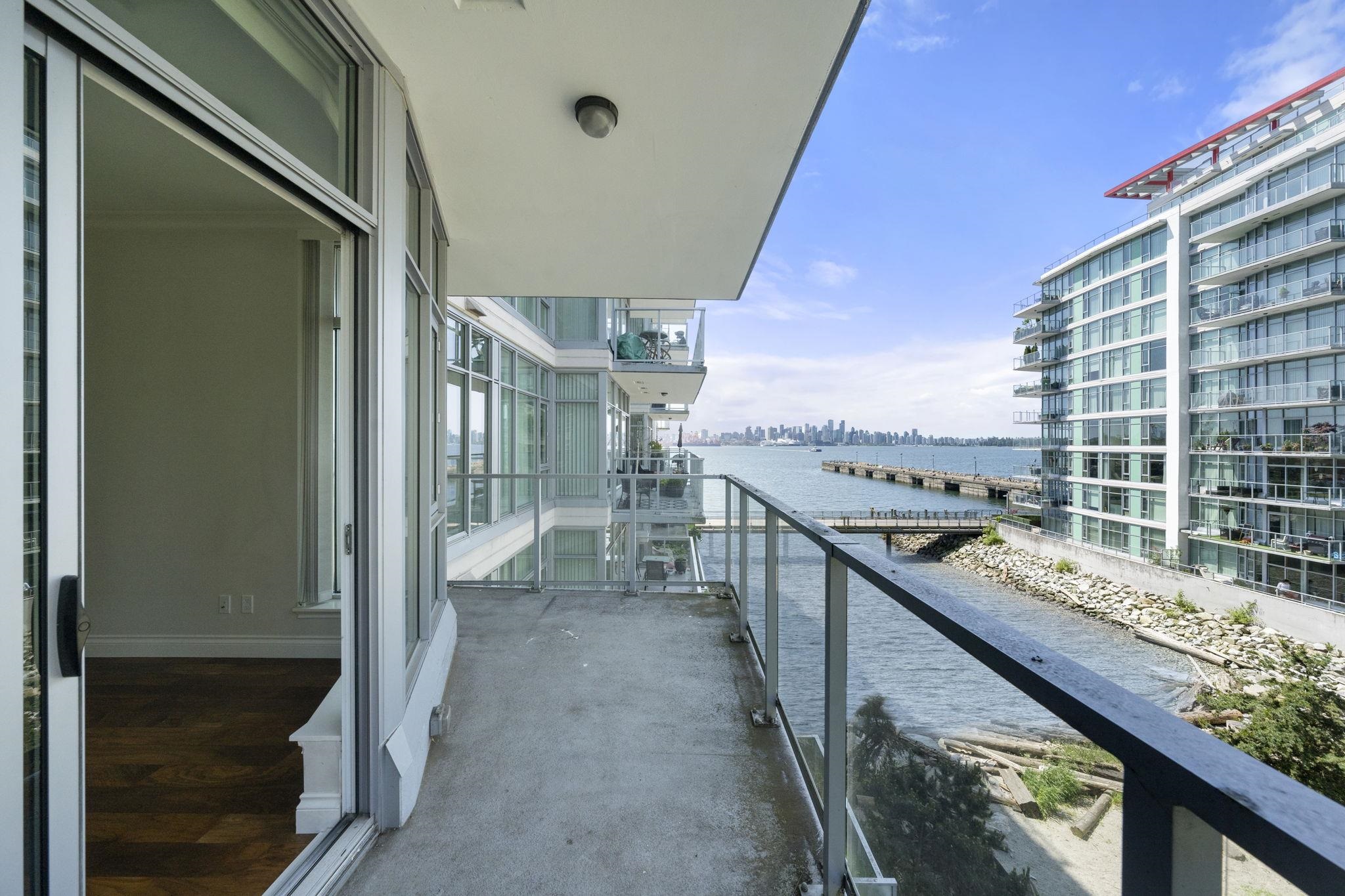 305 185 VICTORY SHIP WAY, R3077551, BC,