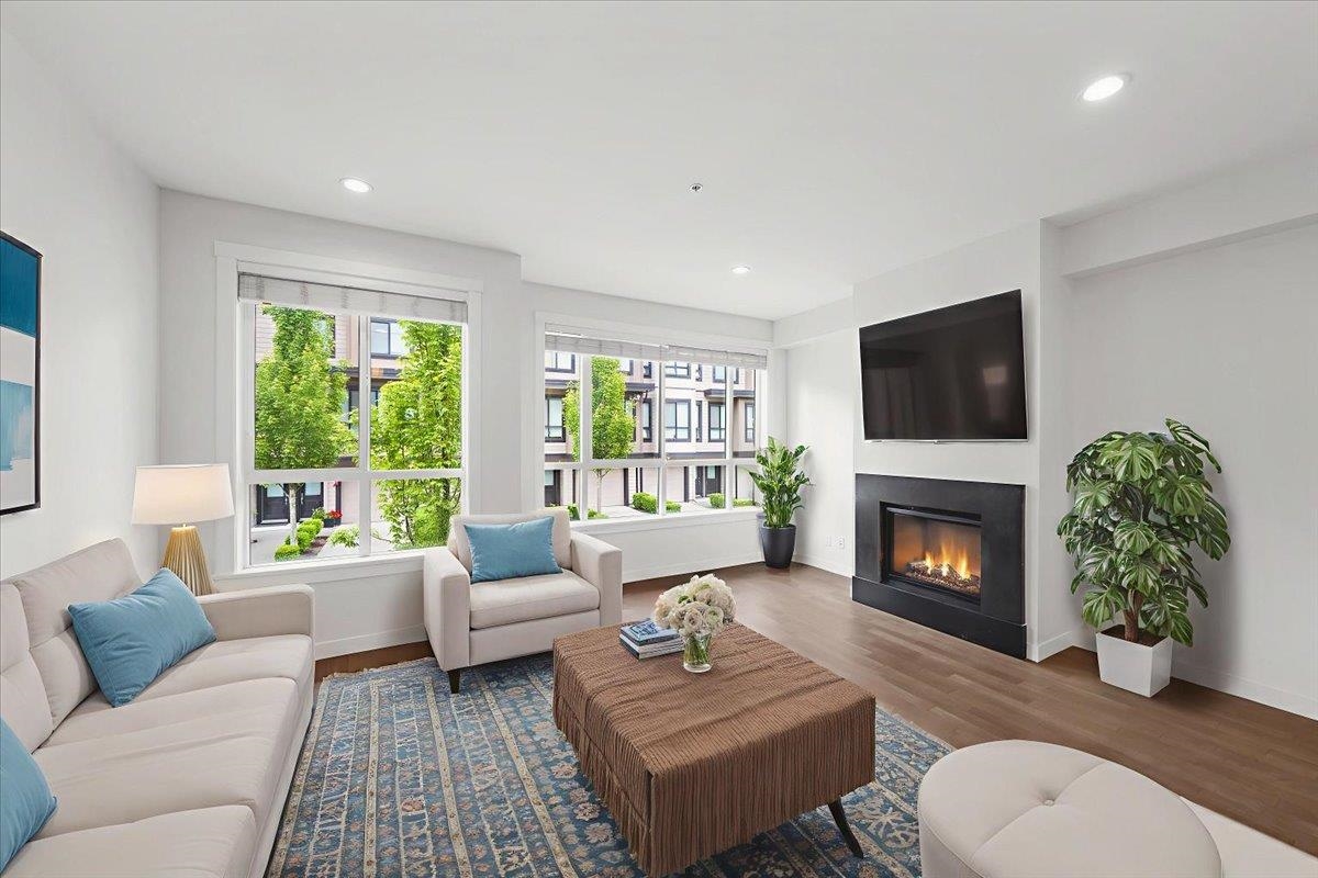 9 100 WOOD STREET, R3077778, BC,