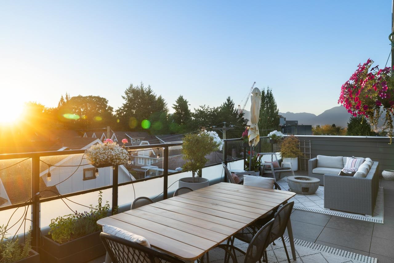 PH2 3939 KNIGHT STREET, R3078217, BC,